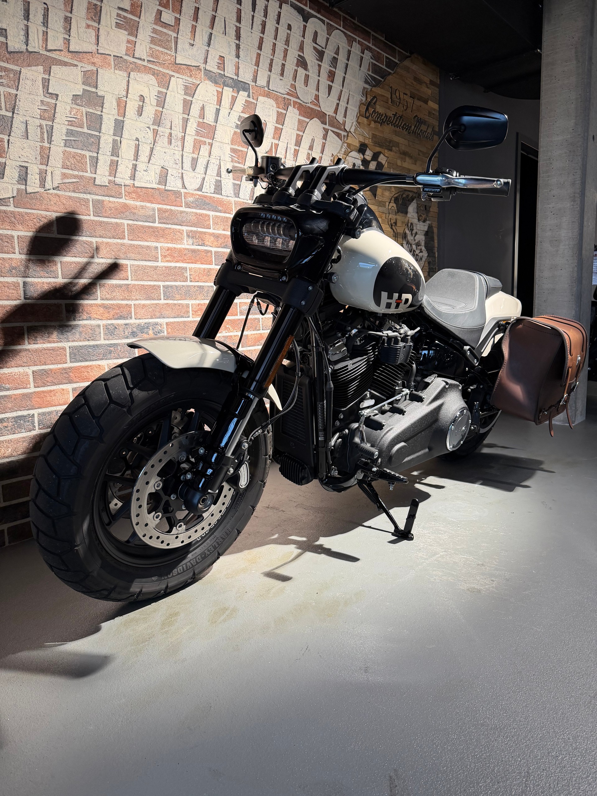 HARLEY-DAVIDSON FXFBS Fat Bob 114-showroom-element-1