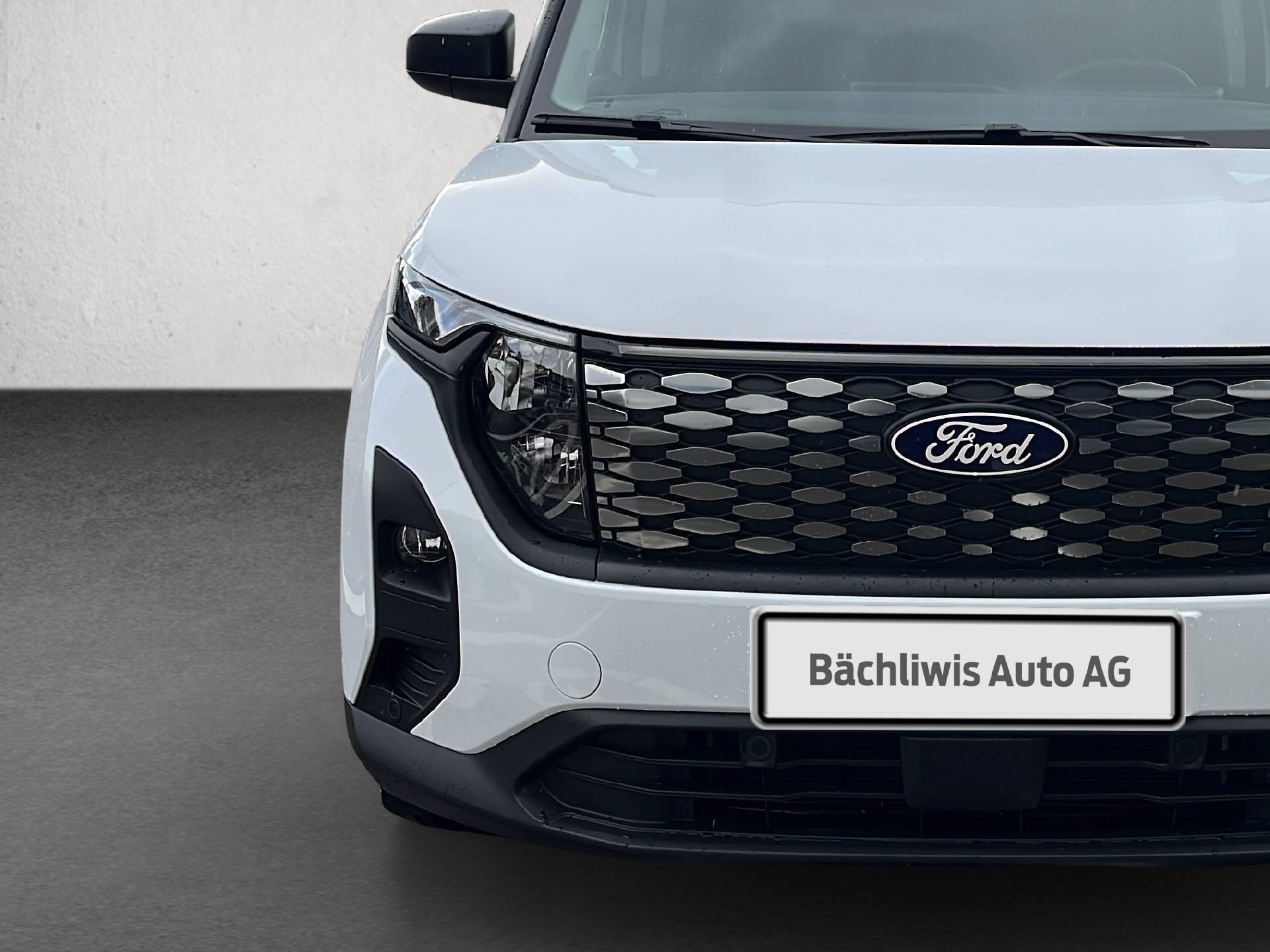 FORD E-Transit Courier Van Trend-image-8
