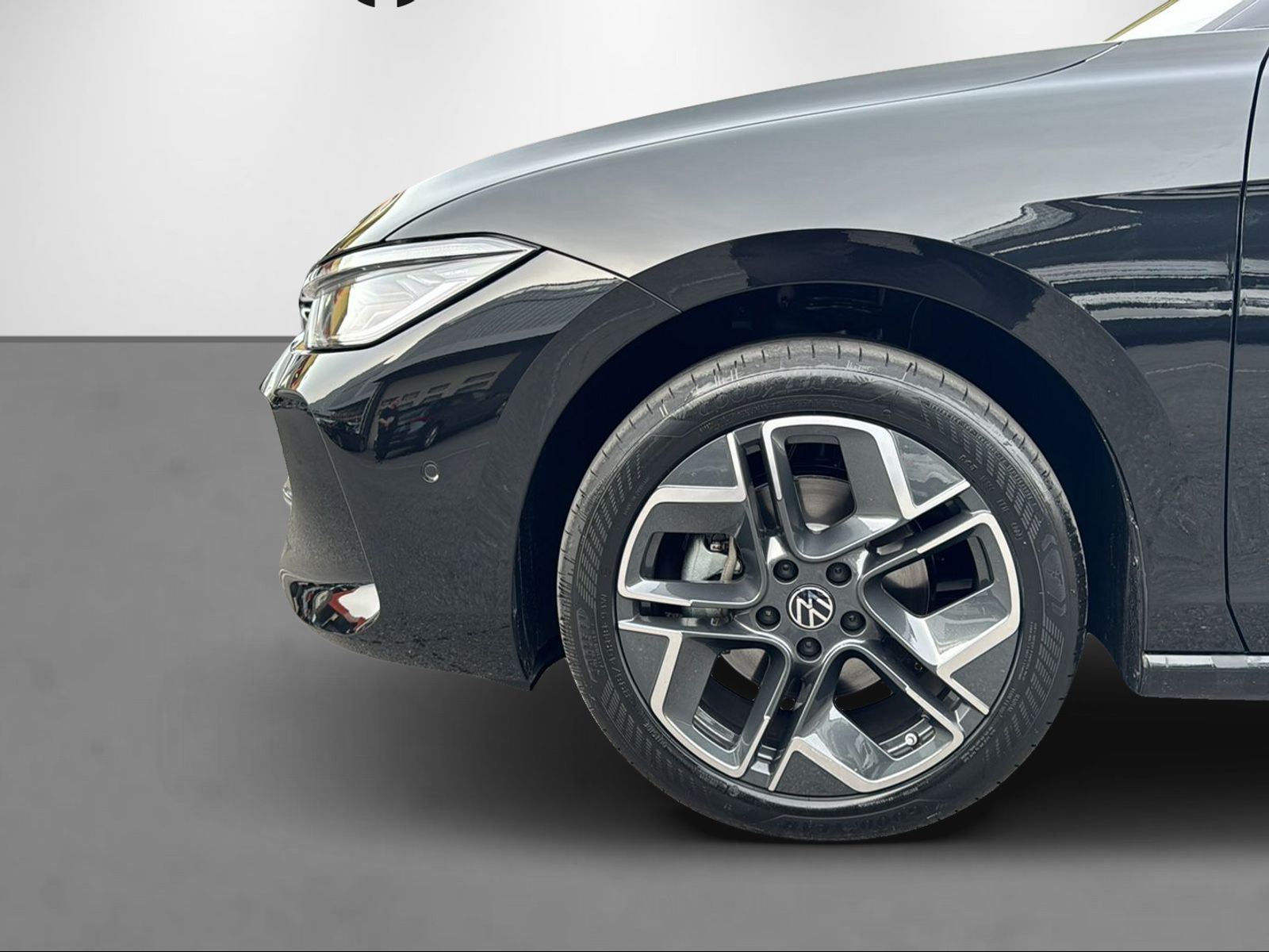 VW Passat Variant 2.0 TDI Elegance DSG-image-6