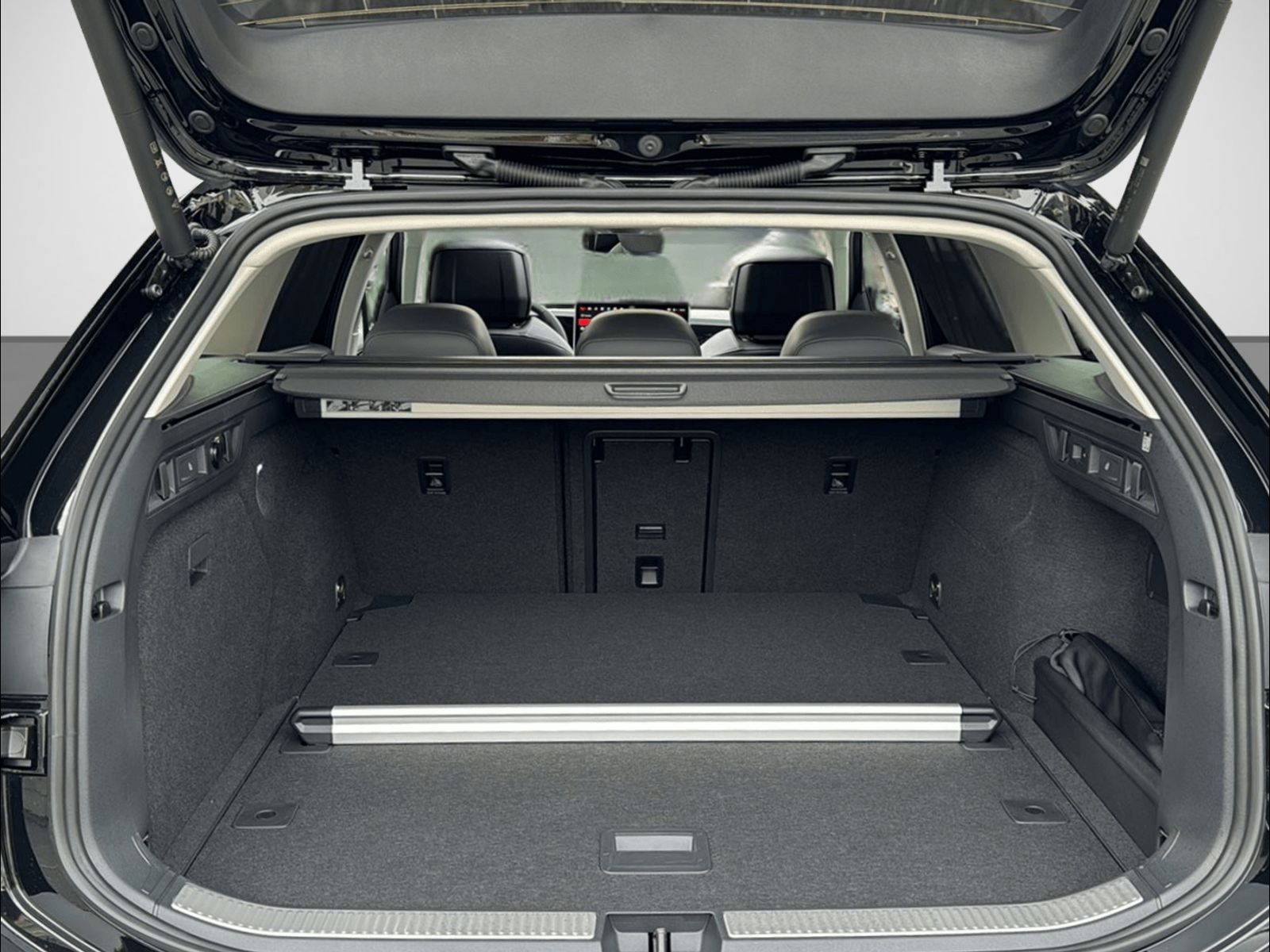 VW Passat Variant 2.0 TDI Elegance DSG-image-5