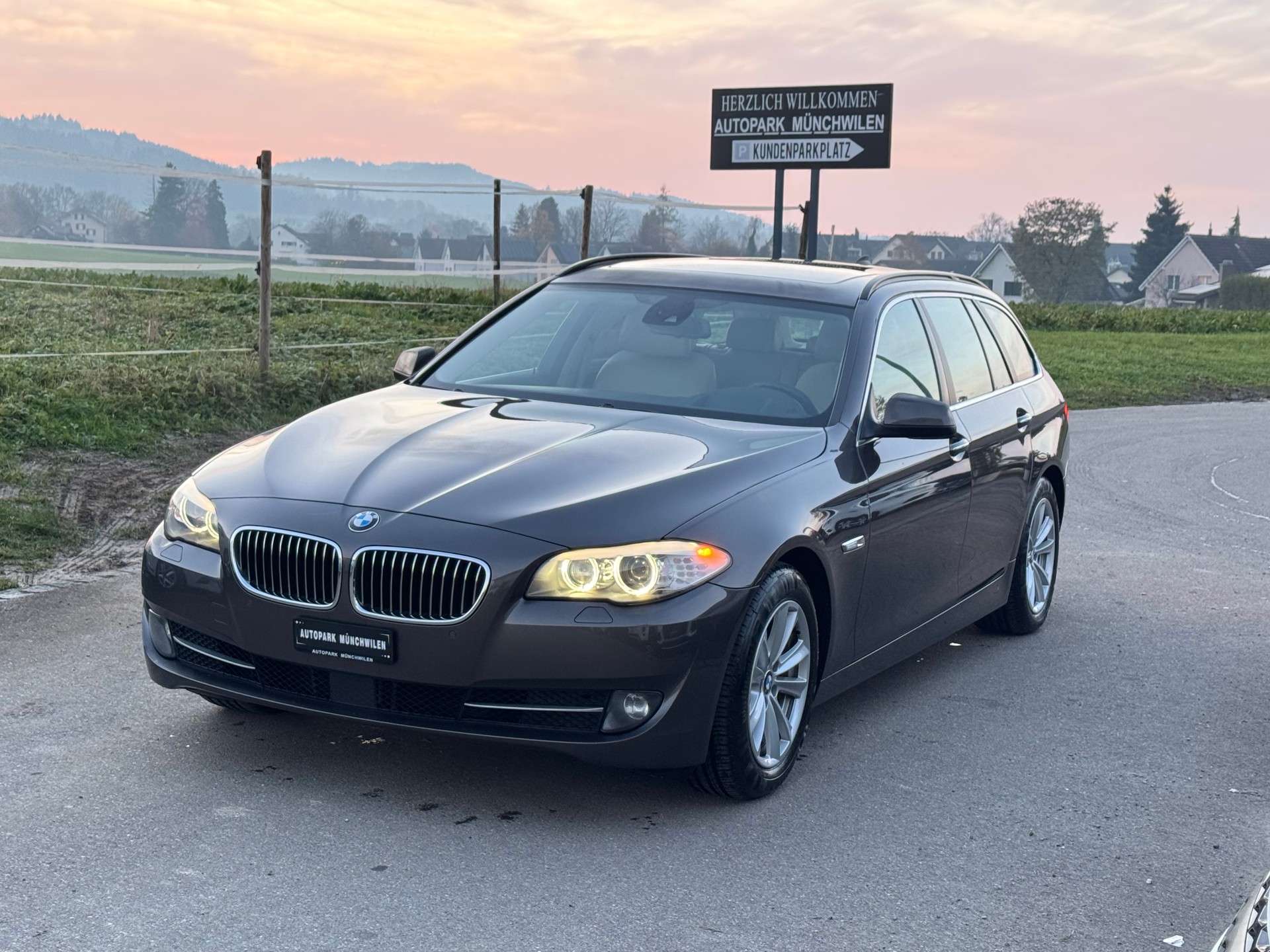 BMW 520d Touring Steptronic-image-0