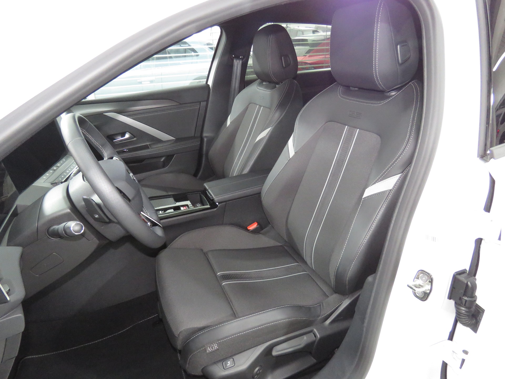 OPEL Astra 1.6 PHEV Turbo Swiss Plus A-image-7