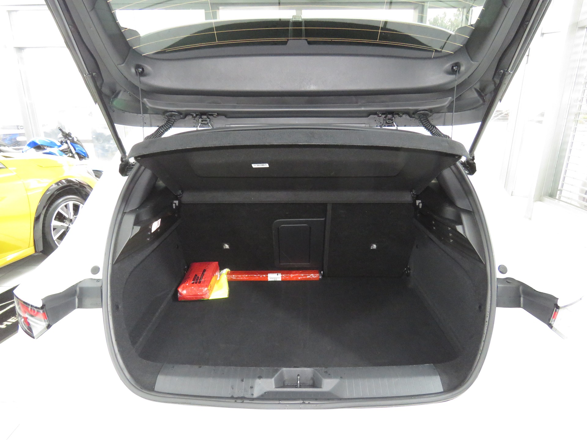 OPEL Astra 1.6 PHEV Turbo Swiss Plus A-image-9