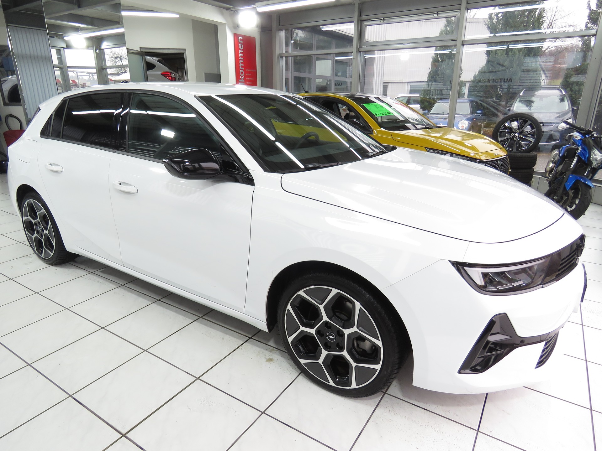 OPEL Astra 1.6 PHEV Turbo Swiss Plus A-image-2
