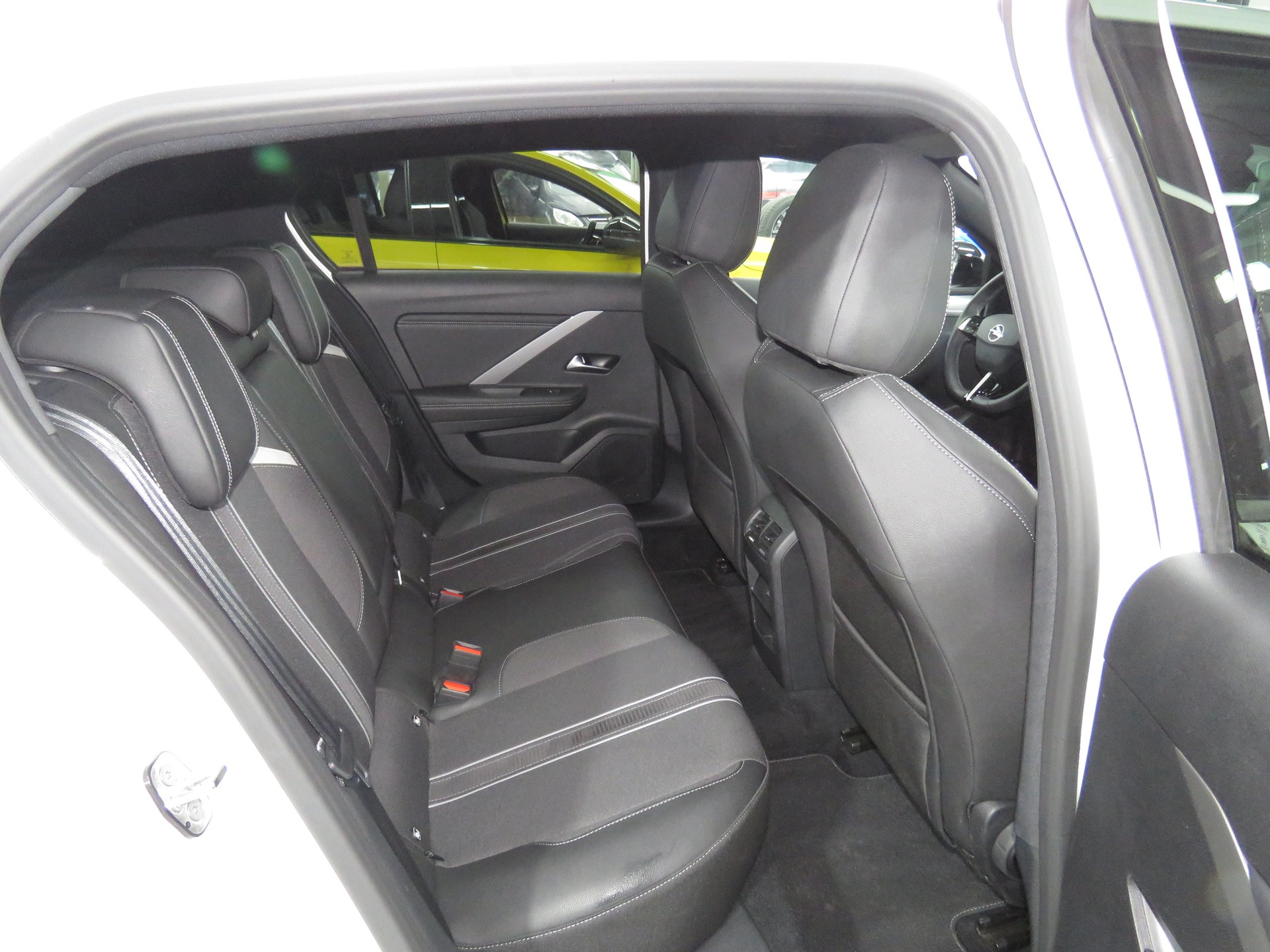 OPEL Astra 1.6 PHEV Turbo Swiss Plus A-image-12