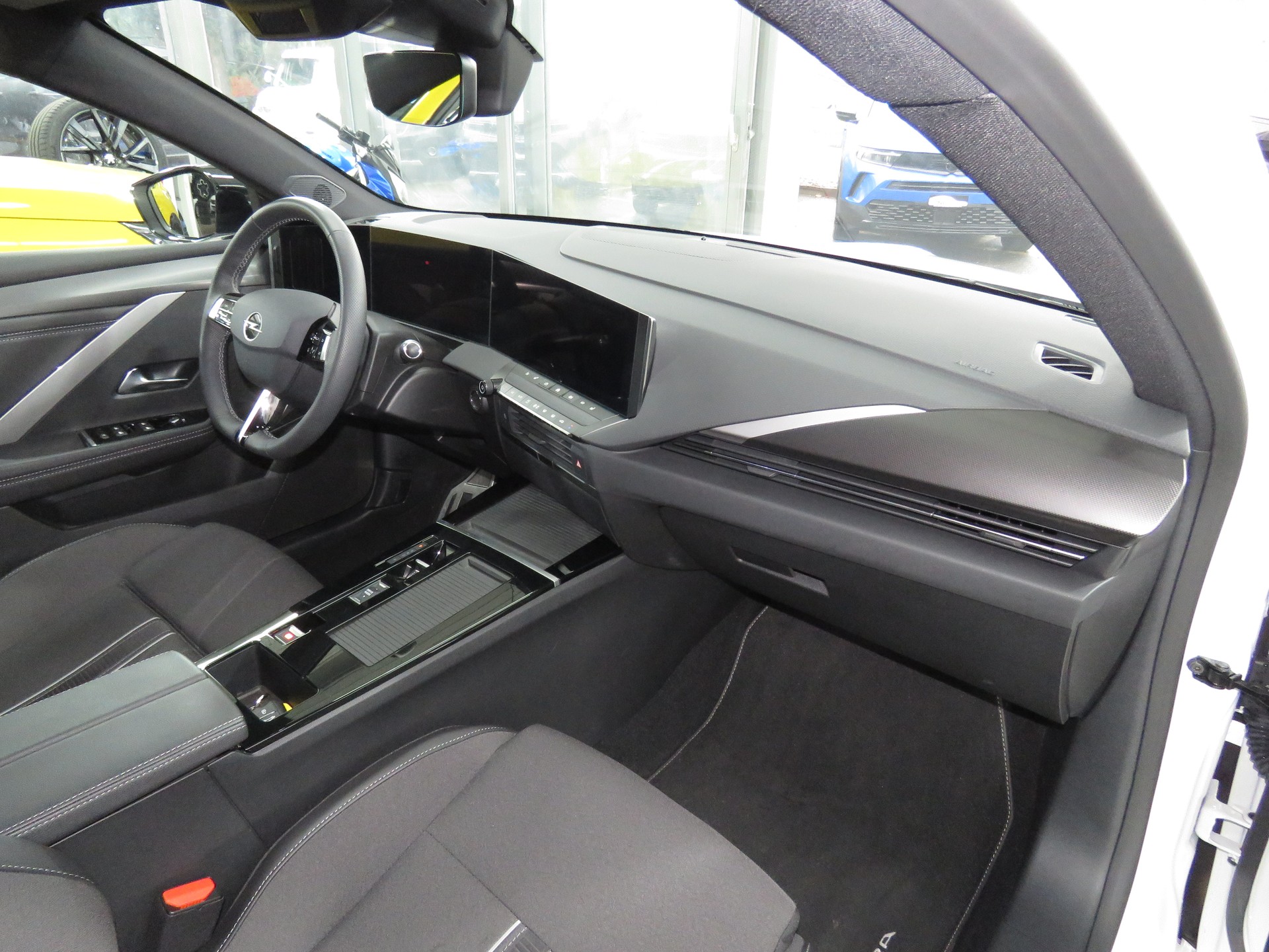 OPEL Astra 1.6 PHEV Turbo Swiss Plus A-image-10
