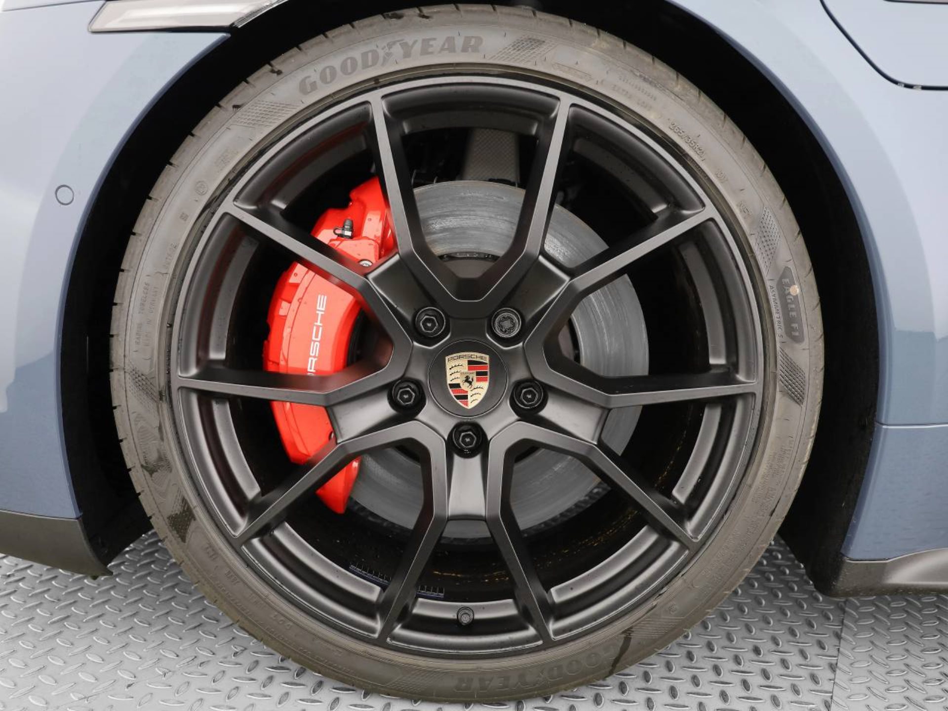 PORSCHE Taycan GTS Sport Turismo-image-7
