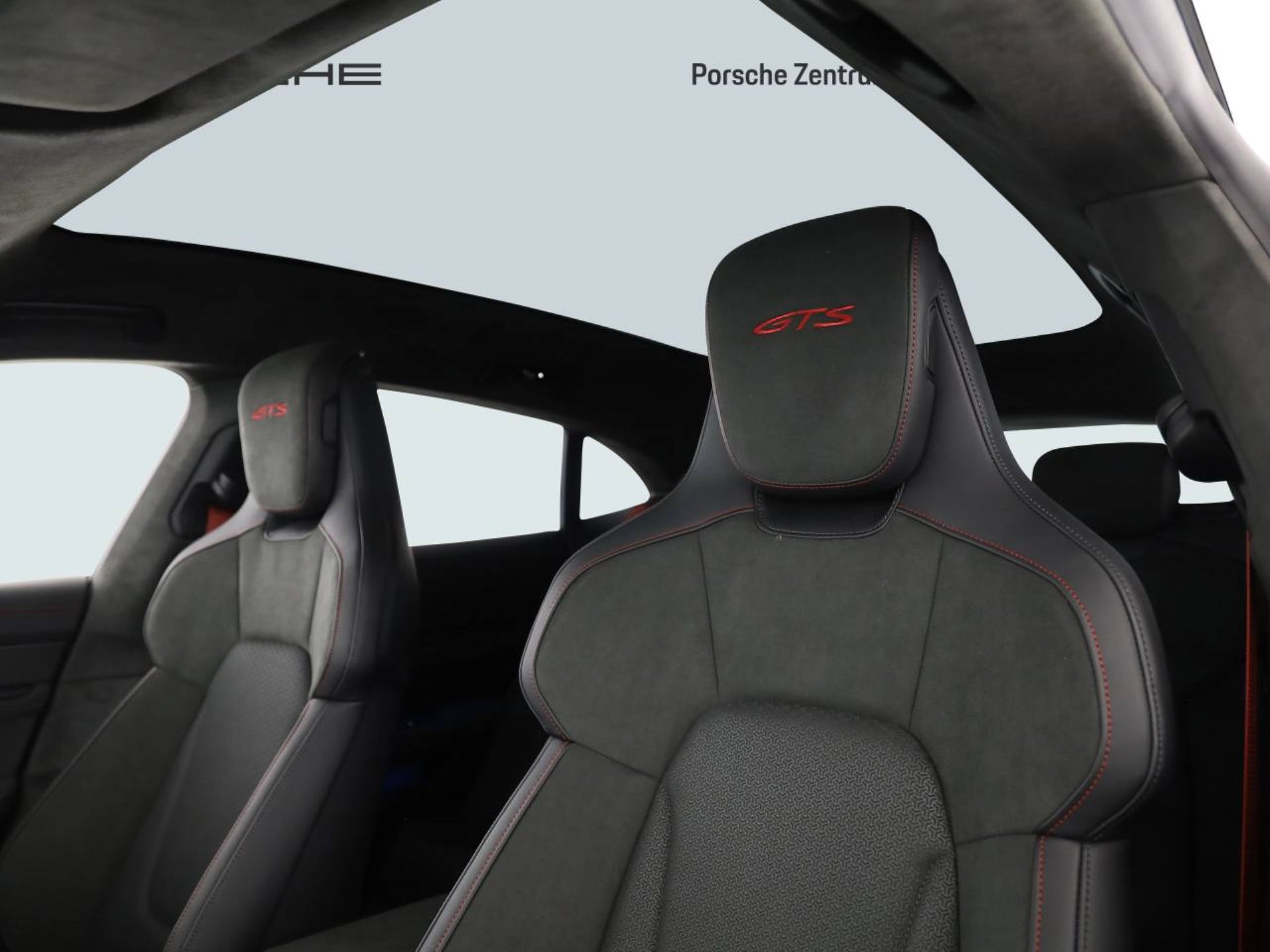 PORSCHE Taycan GTS Sport Turismo-image-11
