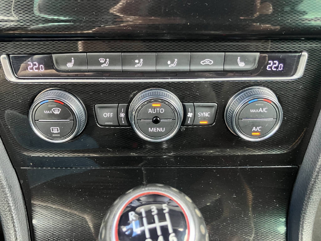 VW Golf VII 2.0 TSI GTI-image-16
