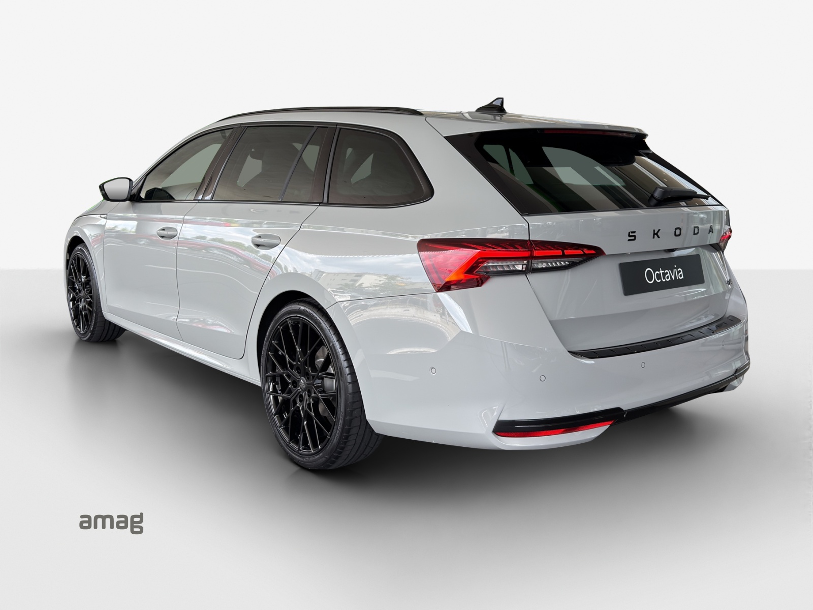 SKODA Octavia Combi 2.0 TSI DSG Sport Line 4x4-image-2