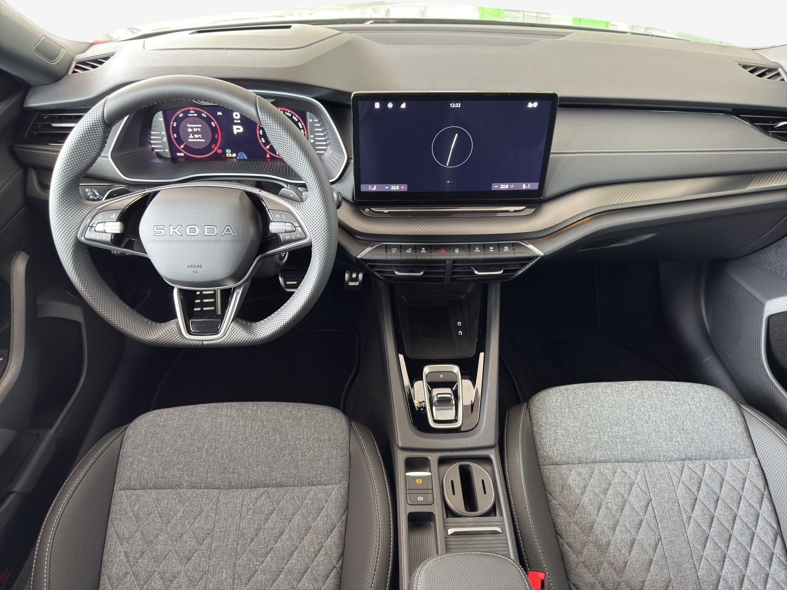 SKODA Octavia Combi 2.0 TSI DSG Dynamic 4x4-image-9