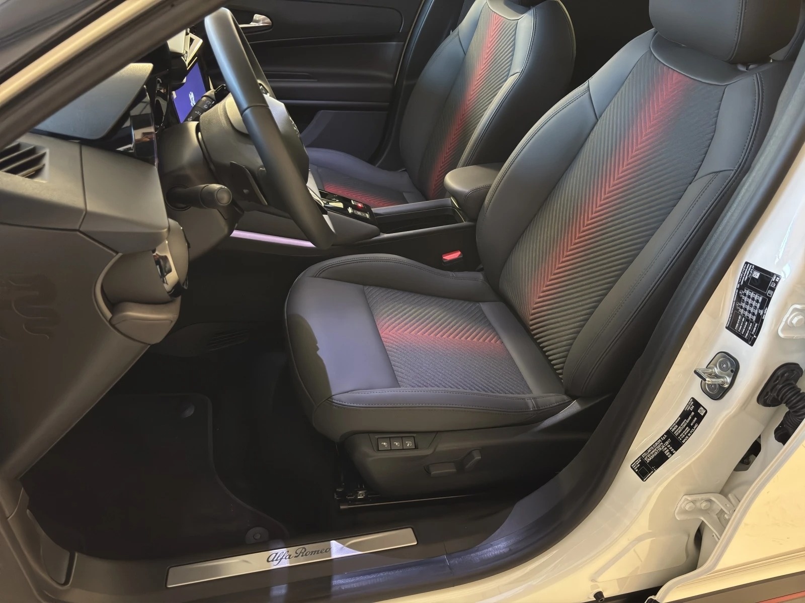 ALFA ROMEO JUNIOR 1.2 Ibrida Speciale-image-8