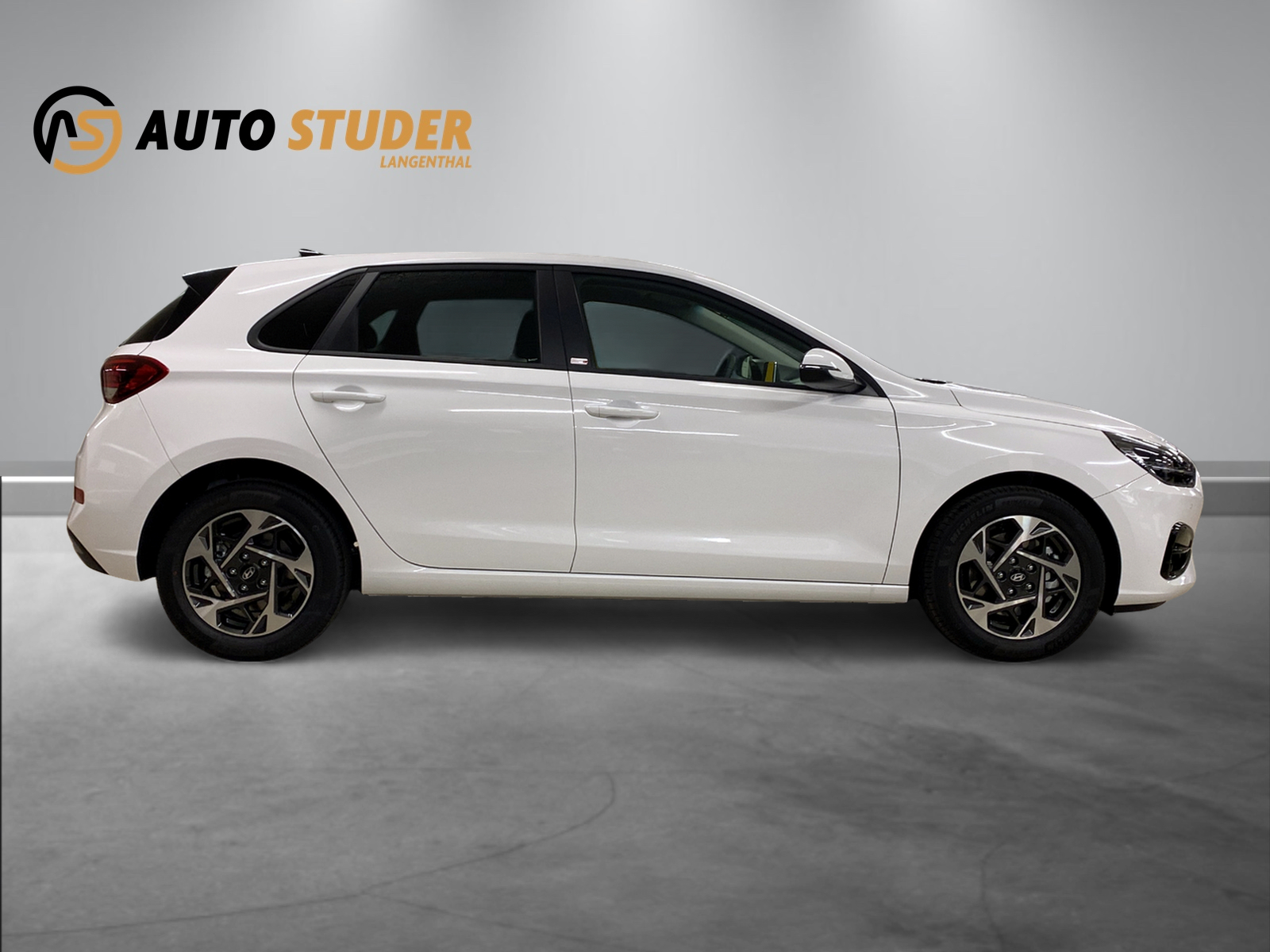HYUNDAI i30 1.5 T-GDi Amplia-image-3