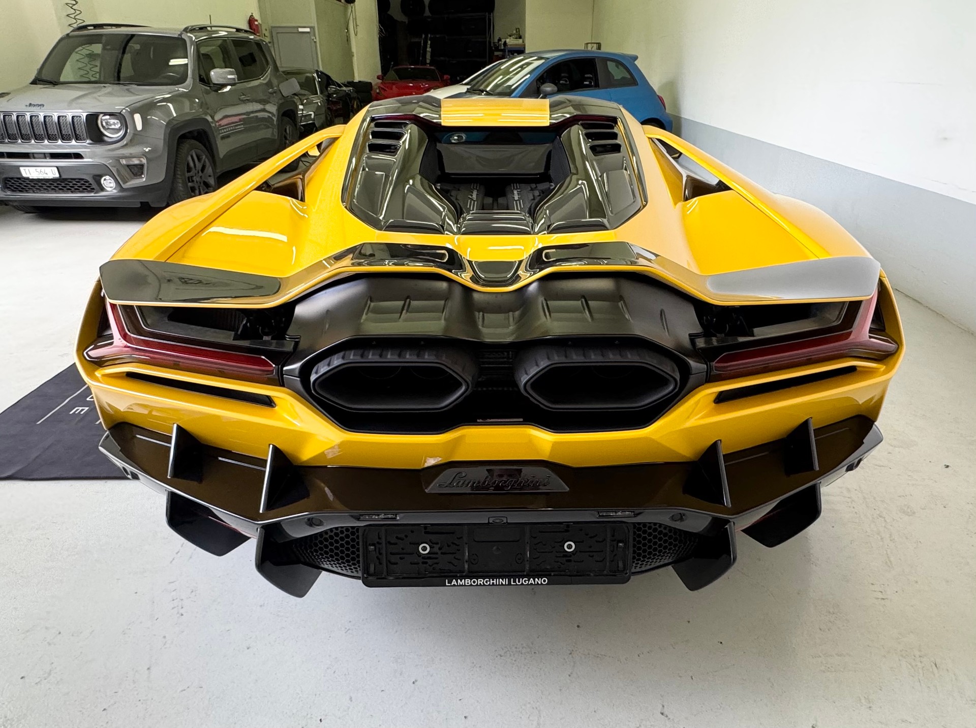 LAMBORGHINI Revuelto HPEV ## Auto CH 🇨🇭-image-4