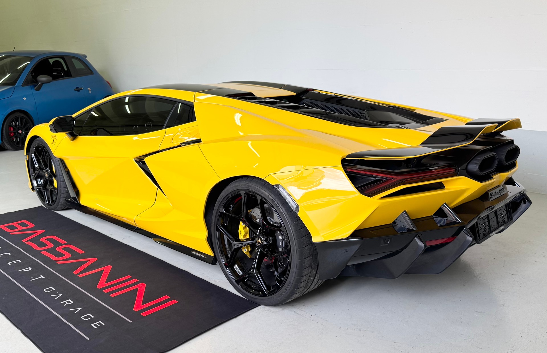 LAMBORGHINI Revuelto HPEV ## Auto CH 🇨🇭-image-3