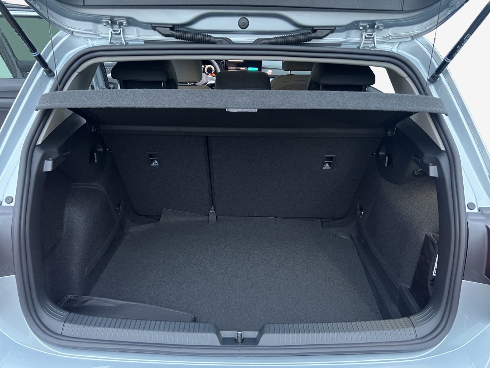 VW Golf 1.5 e TSI mHEV Basis DSG-image-12