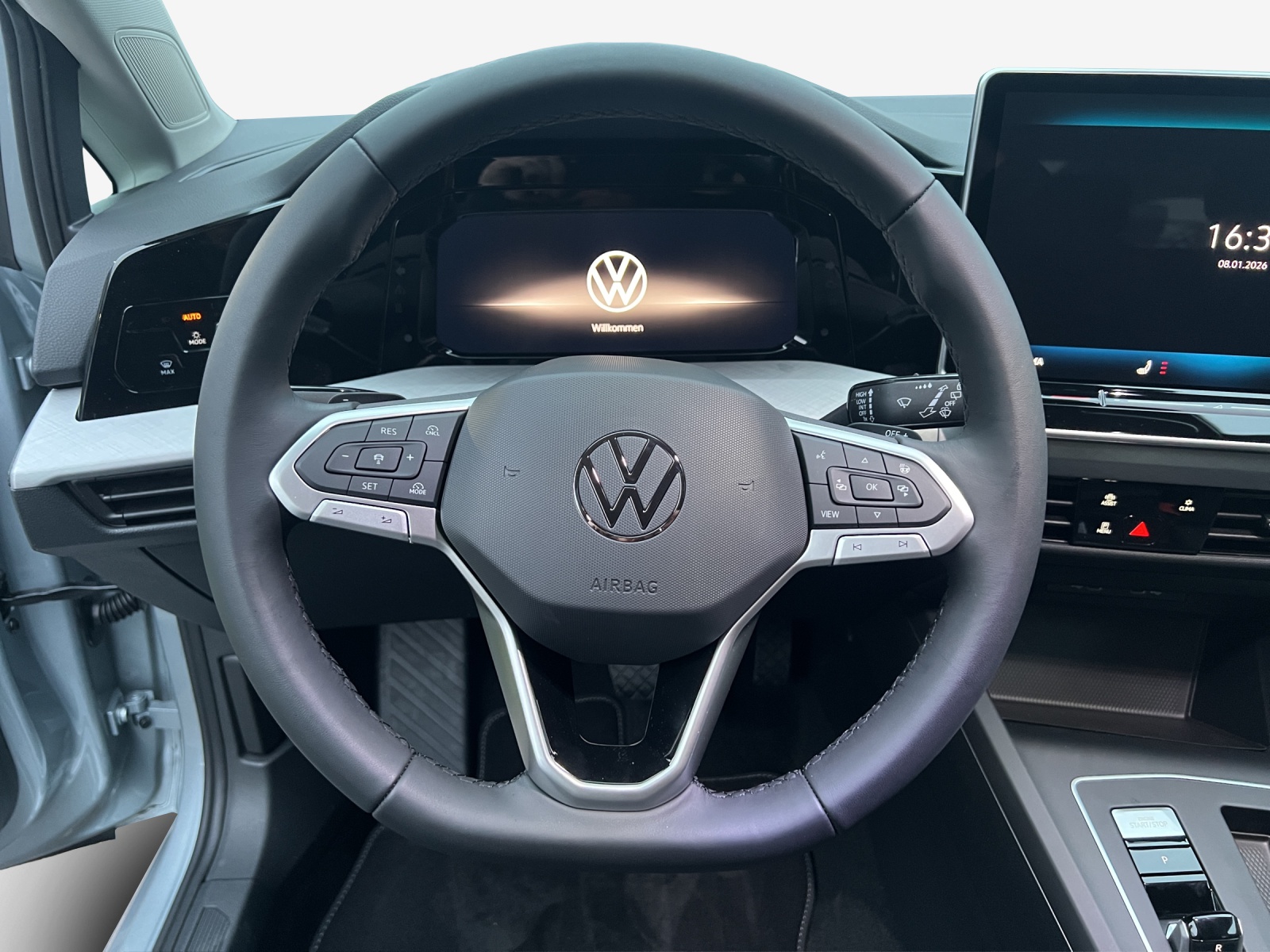 VW Golf 1.5 e TSI mHEV Basis DSG-image-9