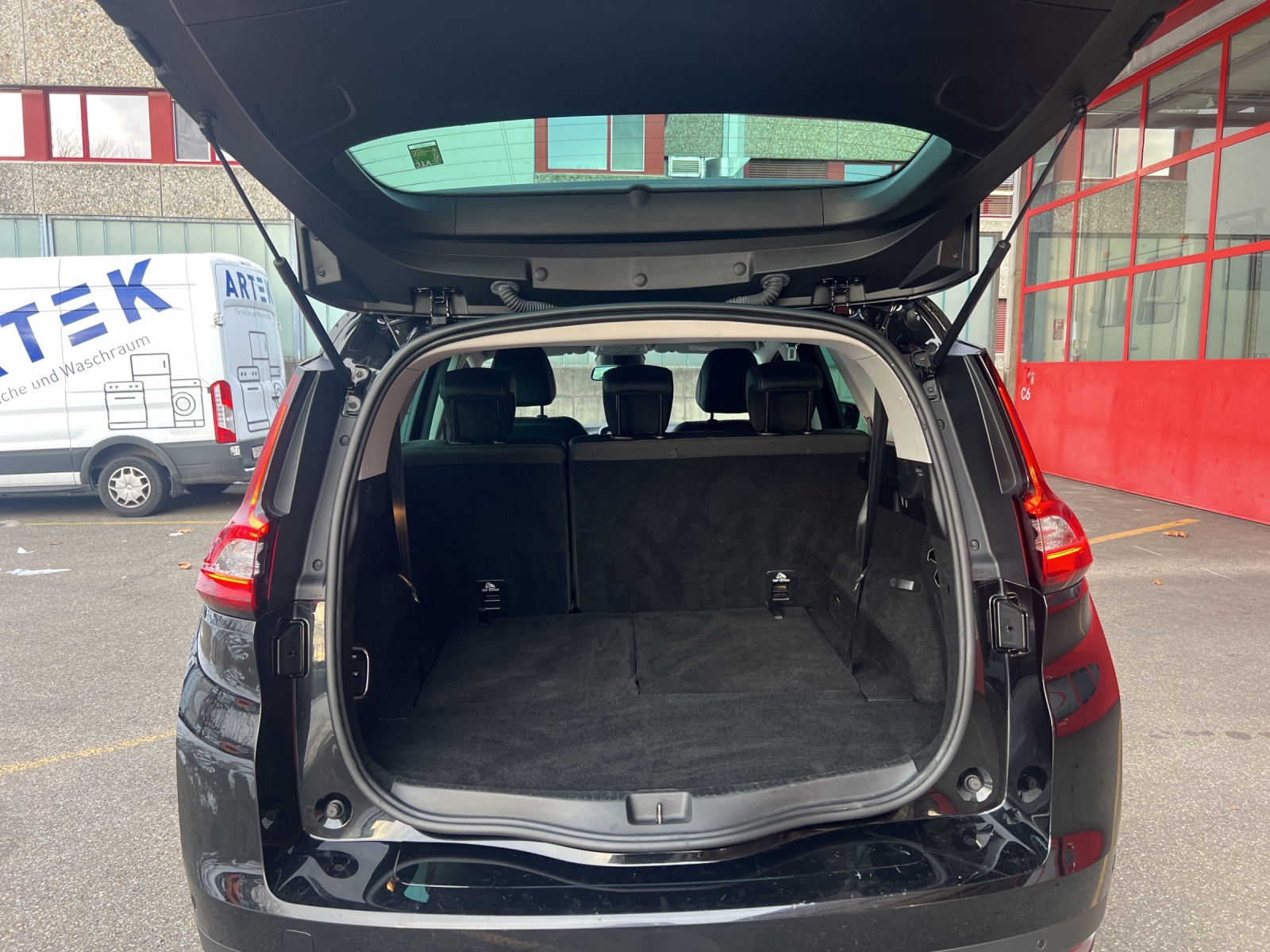 RENAULT Grand Scénic 1.3 16V Techno EDC 7 Plätzer-image-22