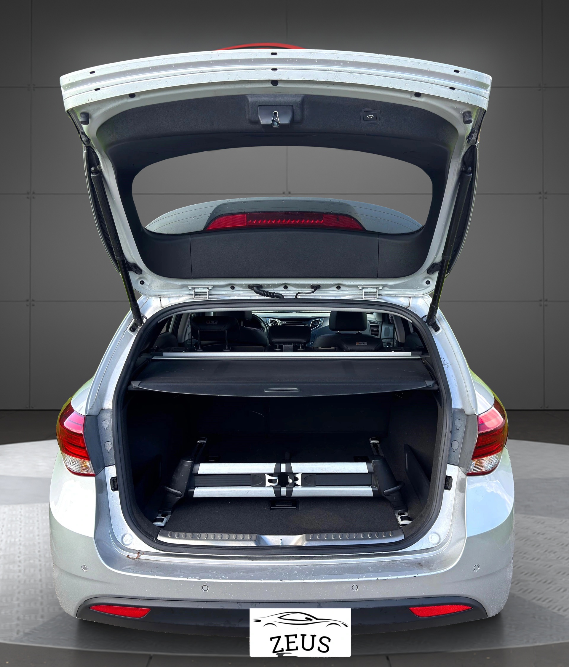 HYUNDAI i40 Wagon 1.7 CRDI Vertex Automatic-image-7