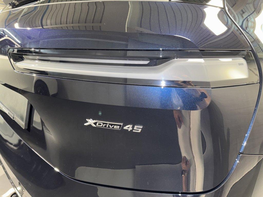 BMW iX xDrive45-image-5