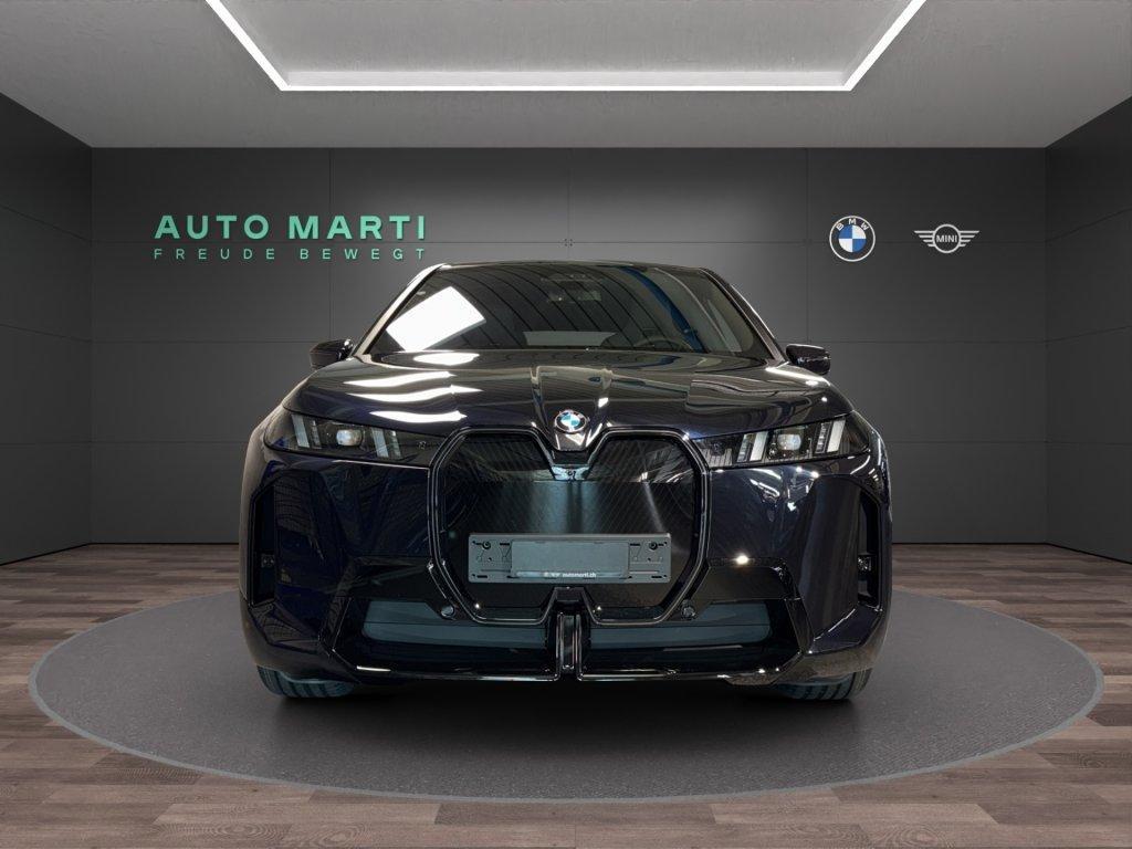 BMW iX xDrive45-image-4
