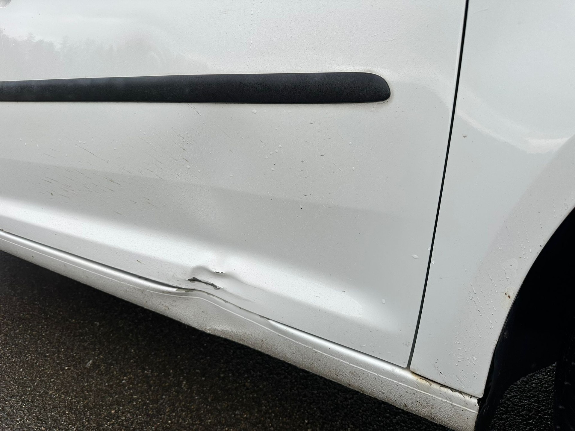 VW Touran 1.4 TSI EcoFuel Trendline-image-25