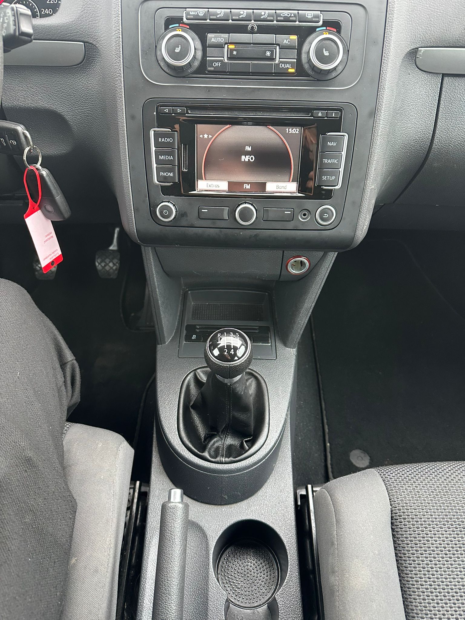 VW Touran 1.4 TSI EcoFuel Trendline-image-18