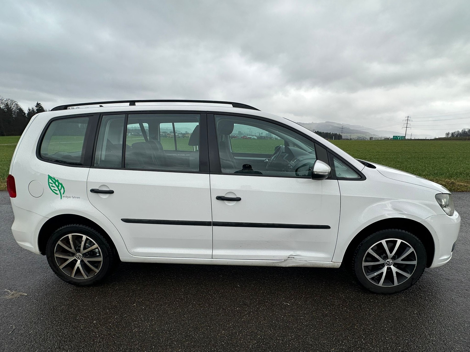 VW Touran 1.4 TSI EcoFuel Trendline-image-4