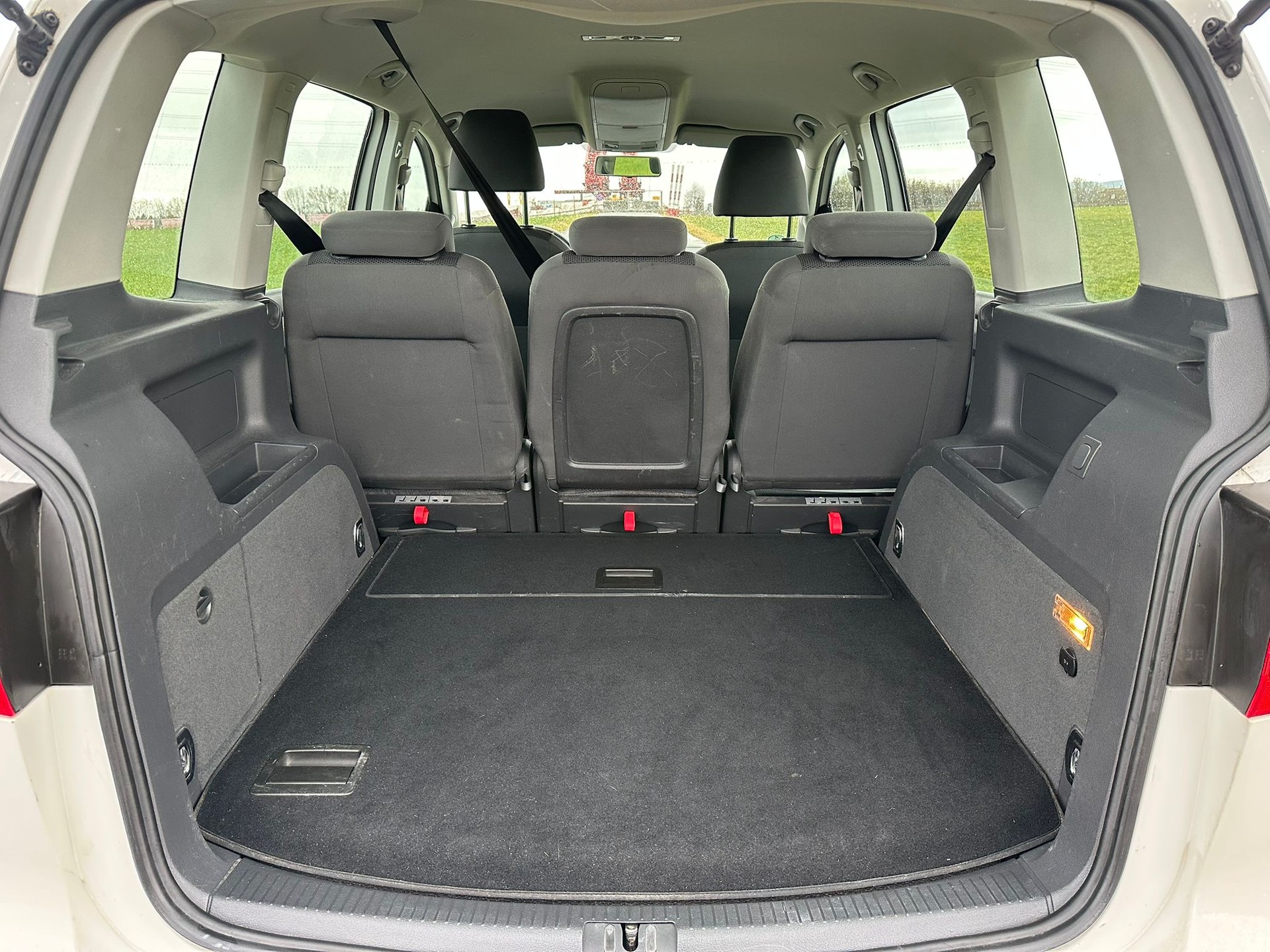 VW Touran 1.4 TSI EcoFuel Trendline-image-12
