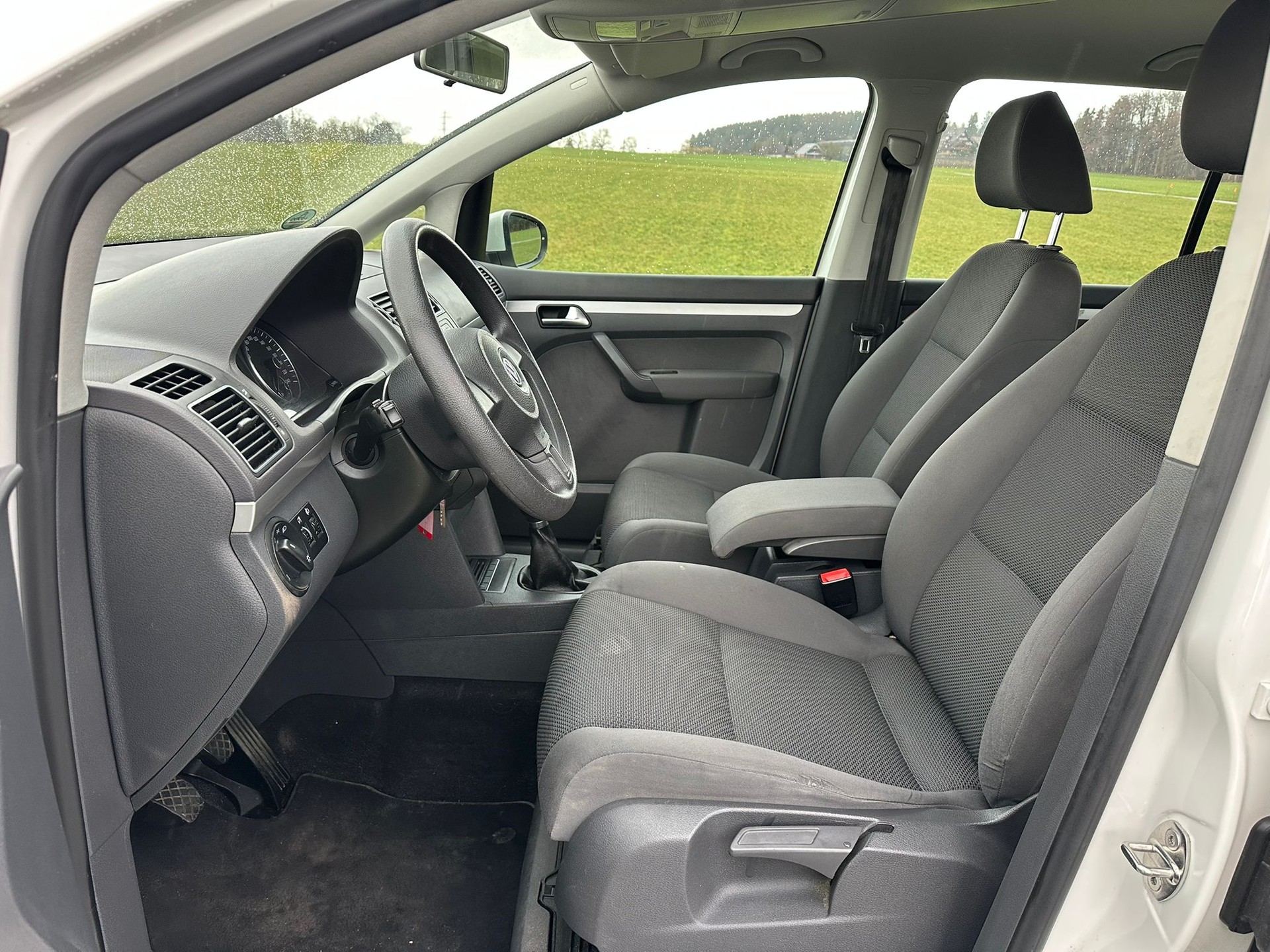 VW Touran 1.4 TSI EcoFuel Trendline-image-10
