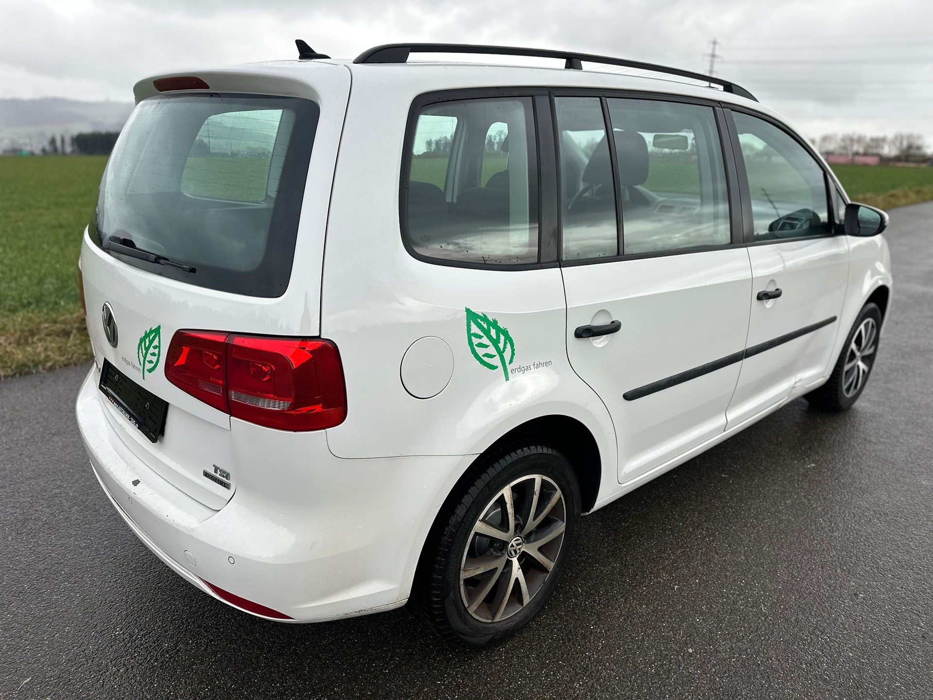 VW Touran 1.4 TSI EcoFuel Trendline-image-5