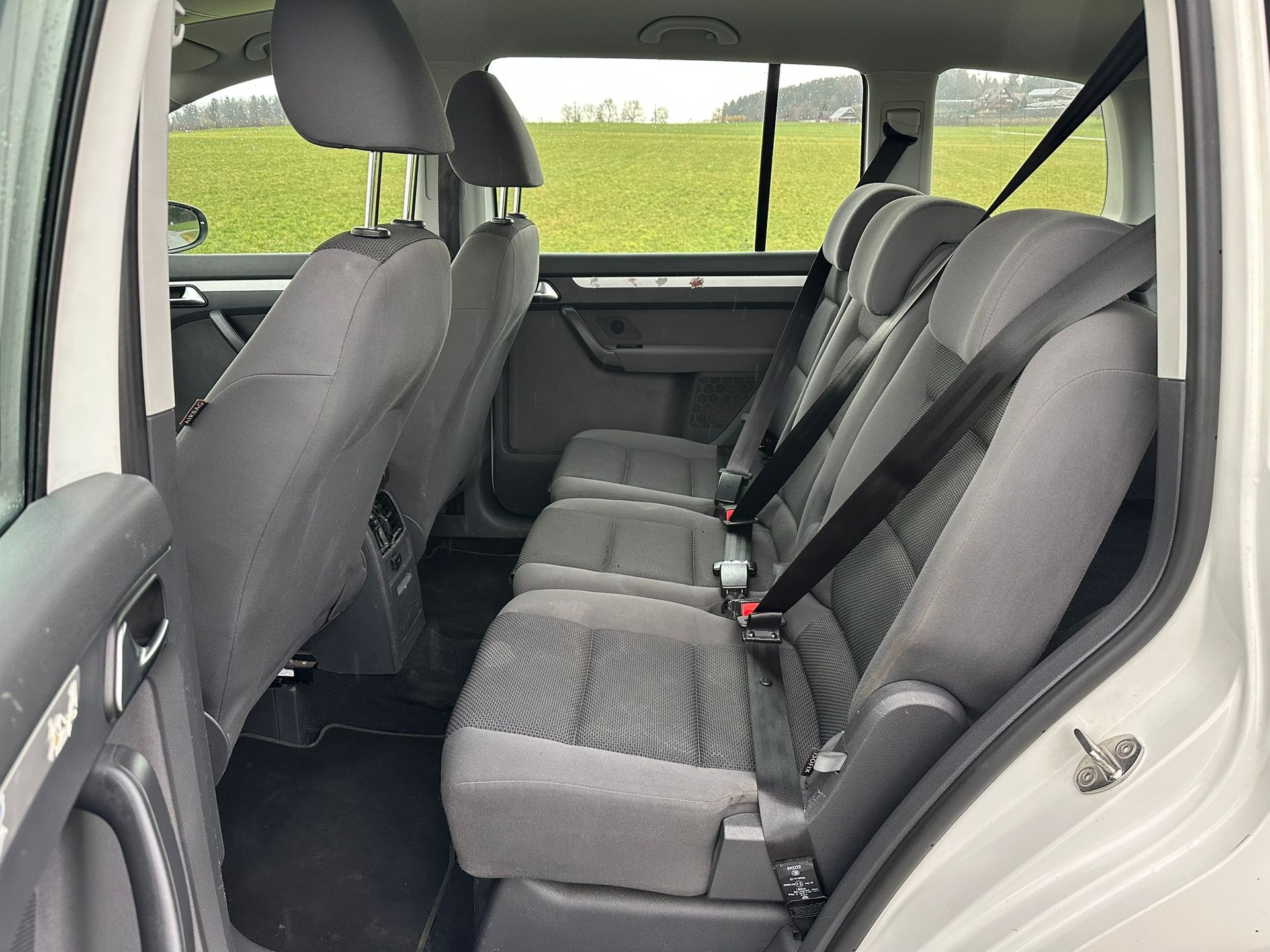 VW Touran 1.4 TSI EcoFuel Trendline-image-11