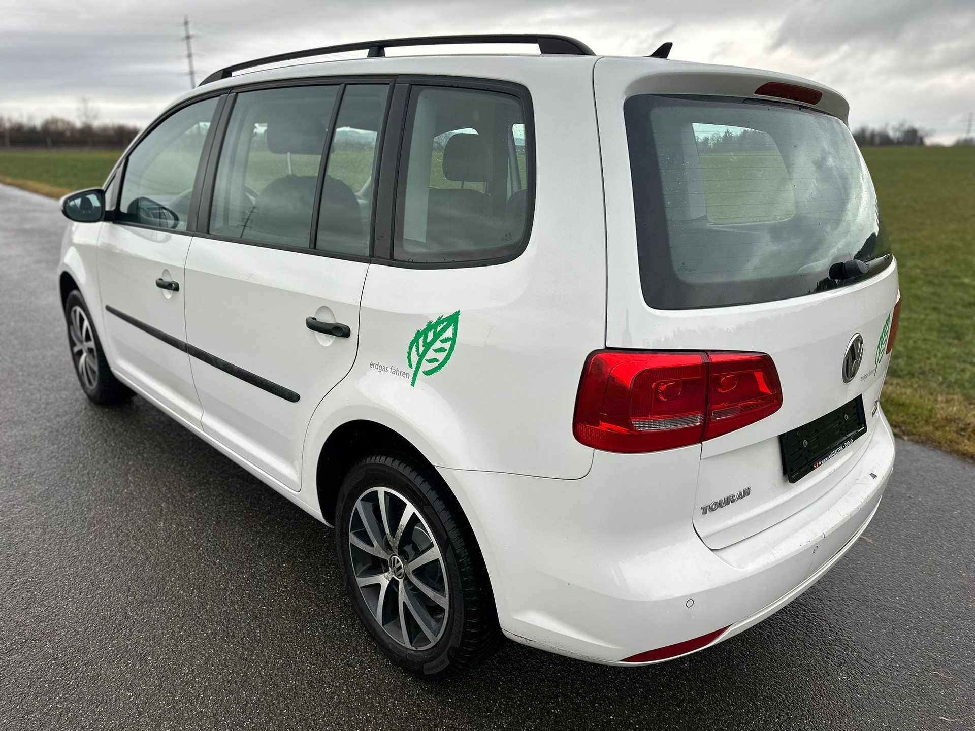 VW Touran 1.4 TSI EcoFuel Trendline-image-7