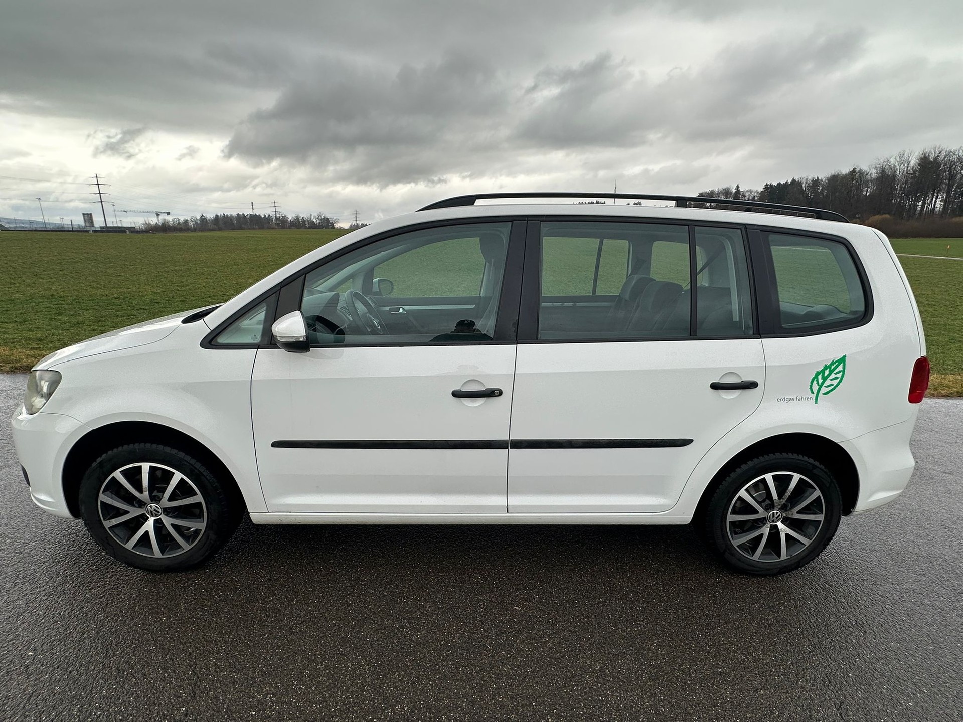 VW Touran 1.4 TSI EcoFuel Trendline-image-8