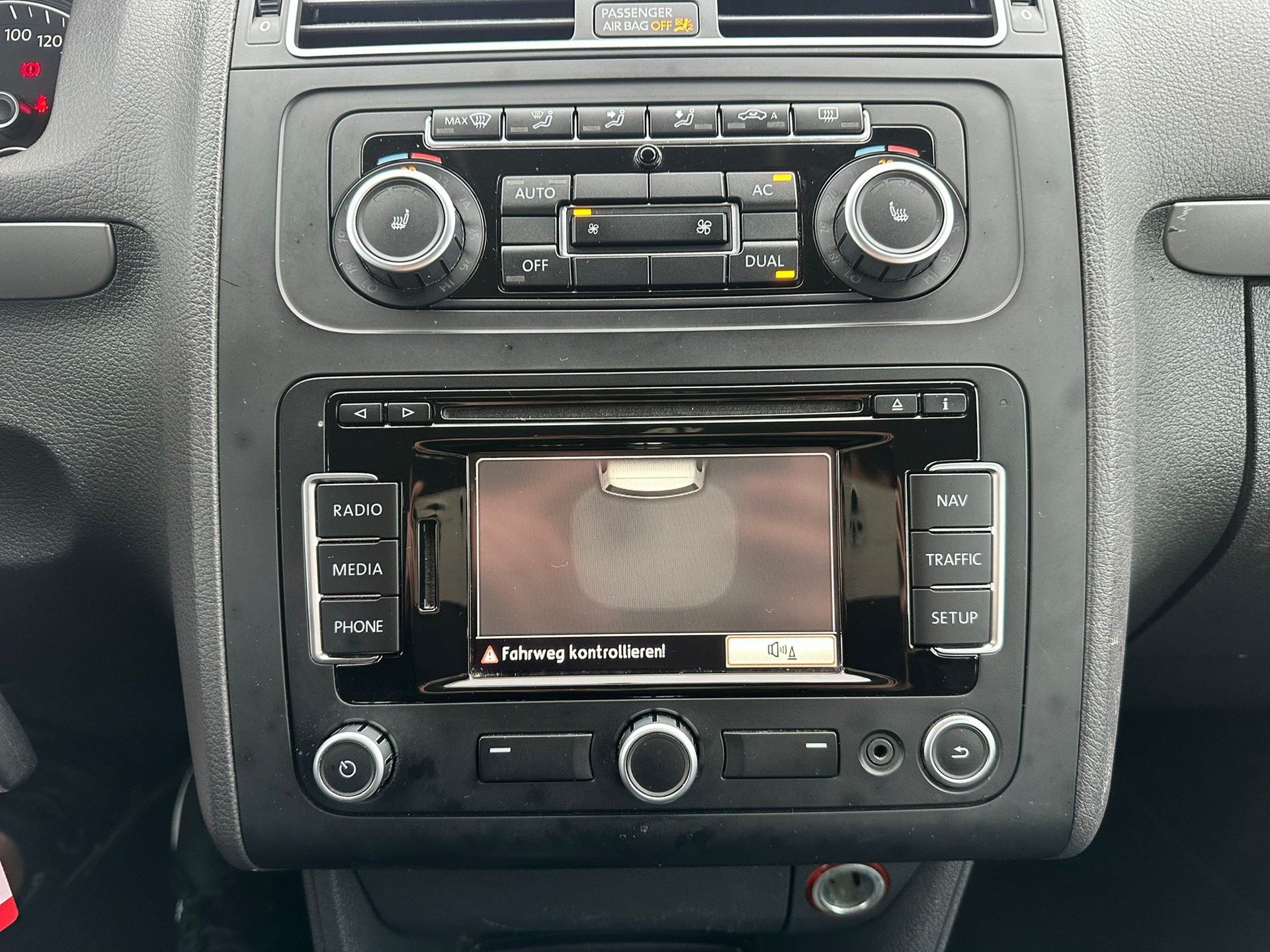 VW Touran 1.4 TSI EcoFuel Trendline-image-16