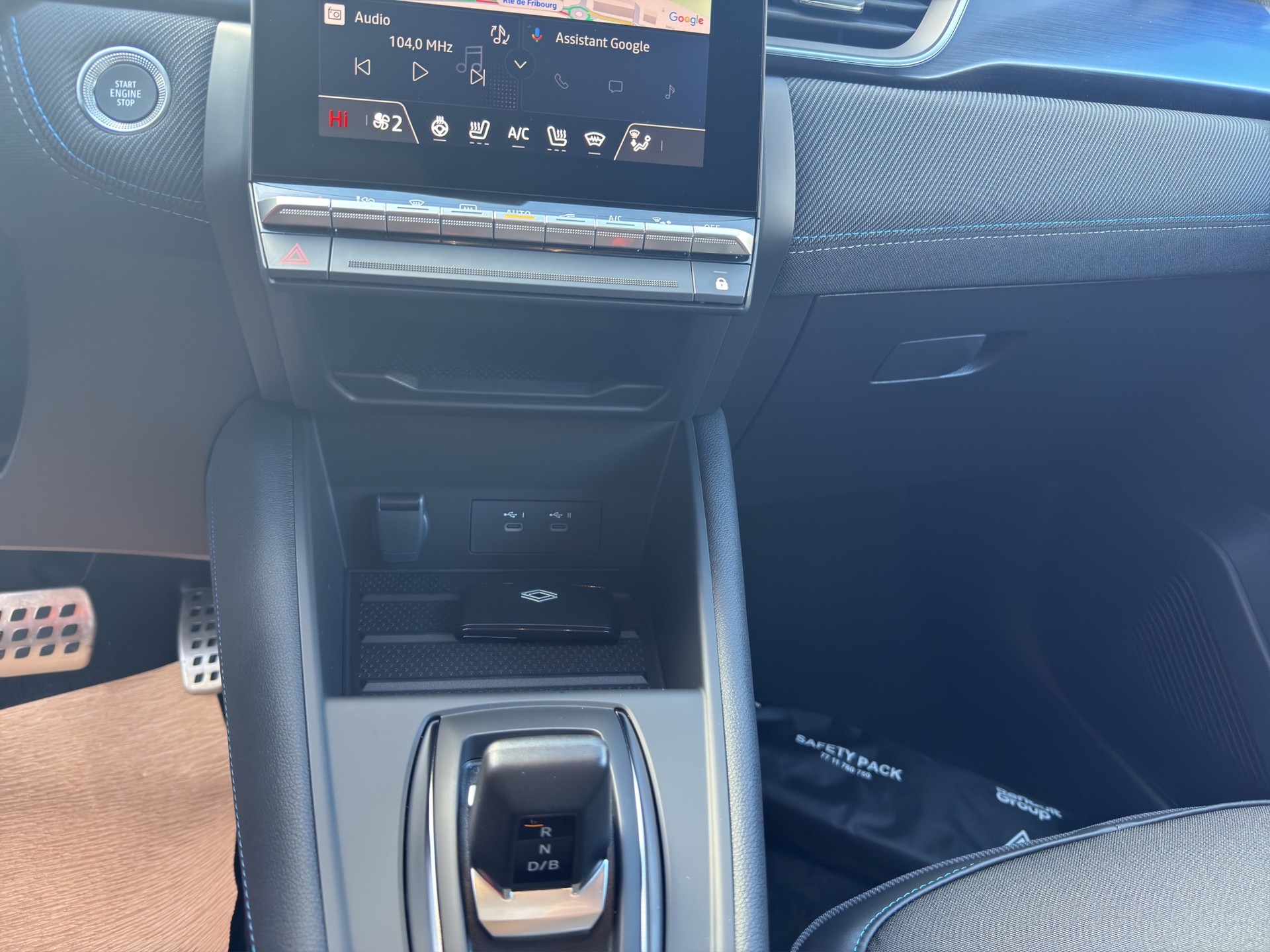 RENAULT Captur 1.8 E-Tech 160 Esprit Alpine DHT-image-11