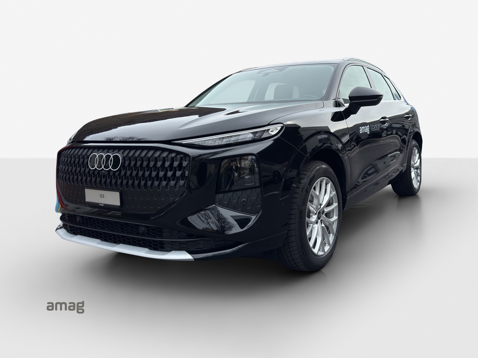 AUDI Q3 SUV 110 kW TFSI S tronic-image-0