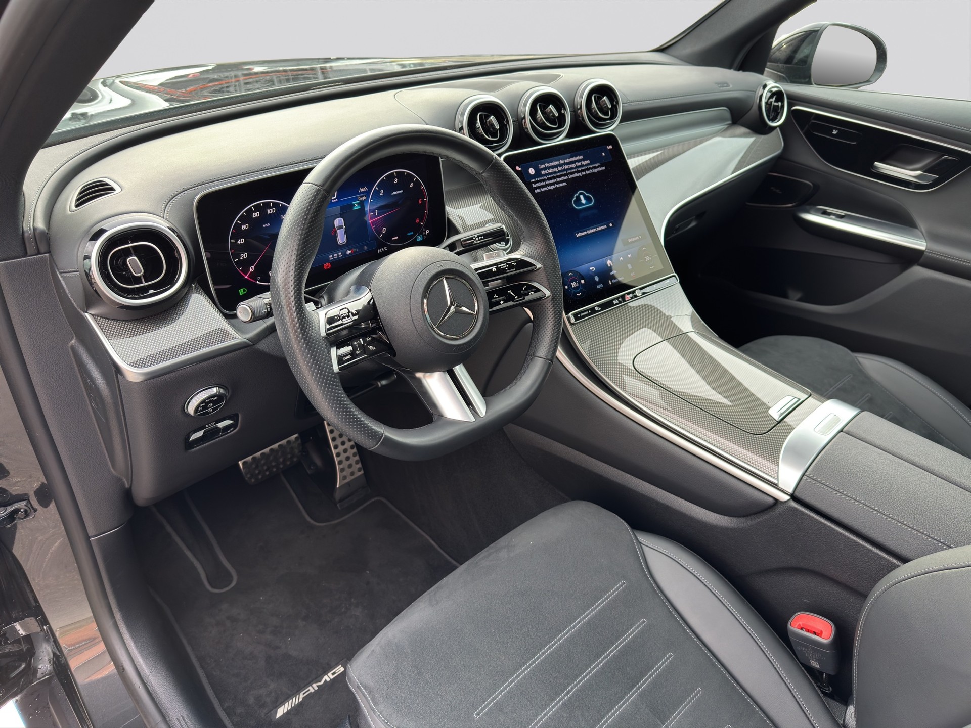 MERCEDES-BENZ GLC 220 d 4Matic AMG Night 9G-Tronic-image-6
