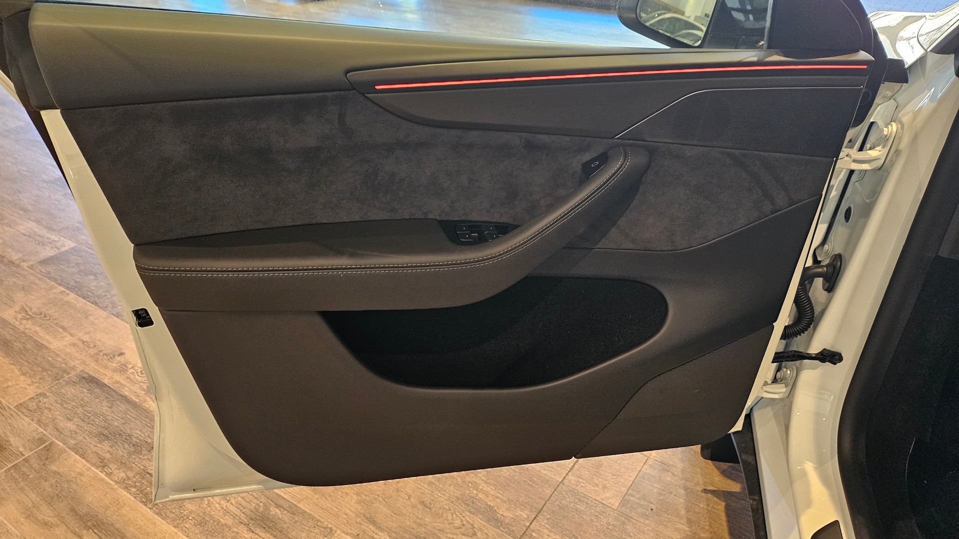 TESLA Model Y Performance AWD AHK-image-24