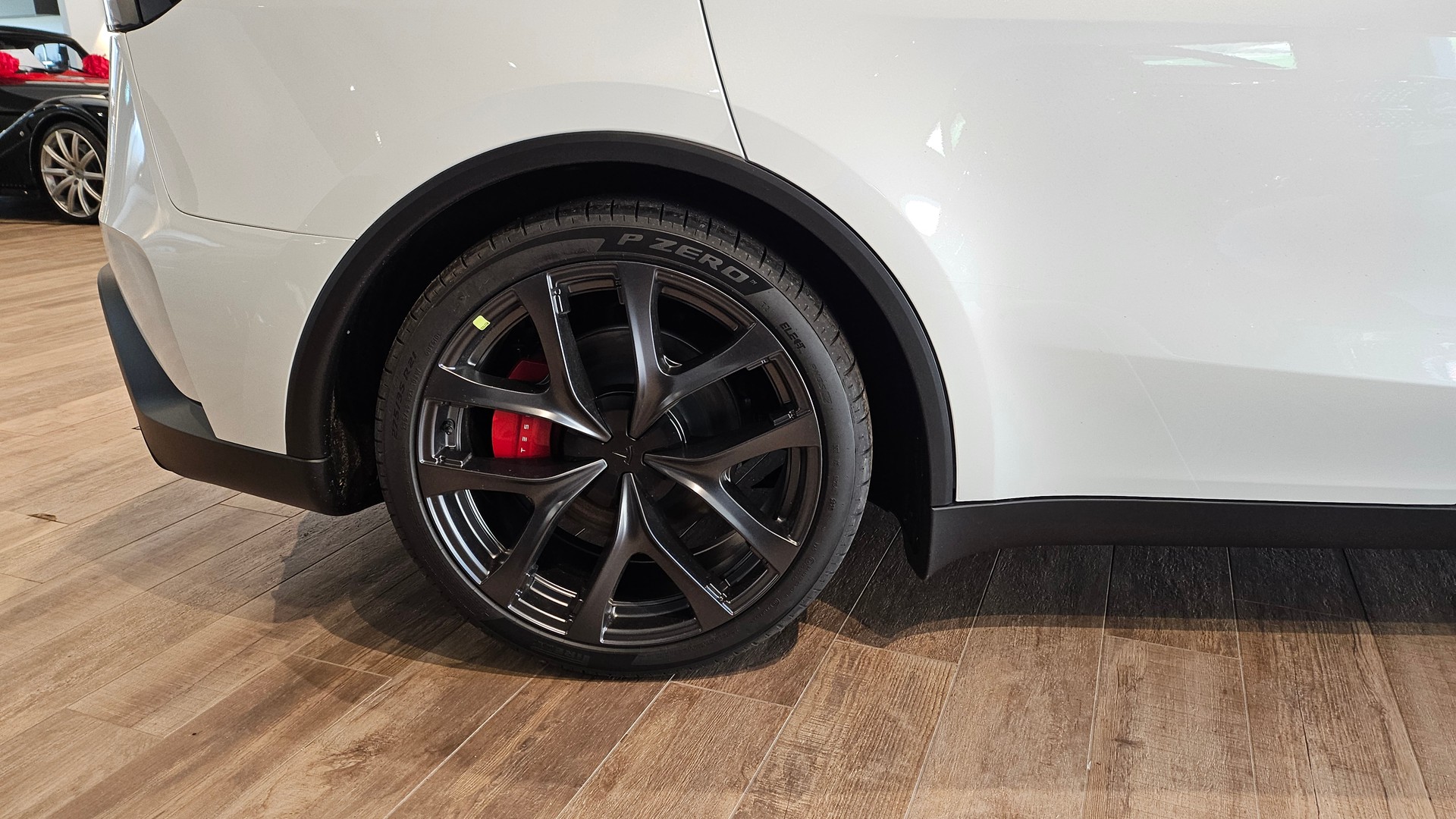 TESLA Model Y Performance AWD AHK-image-8