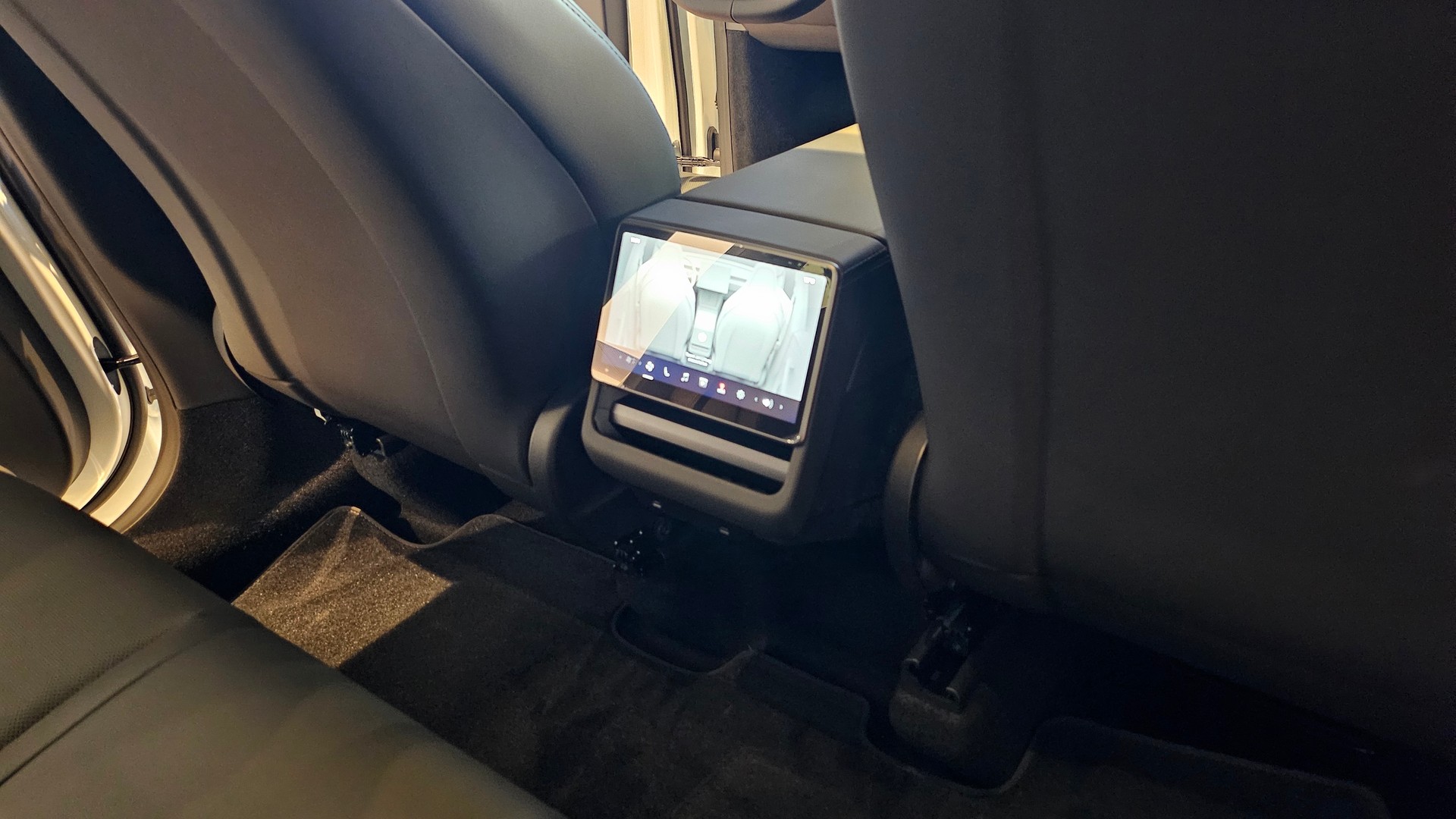 TESLA Model Y Performance AWD AHK-image-20