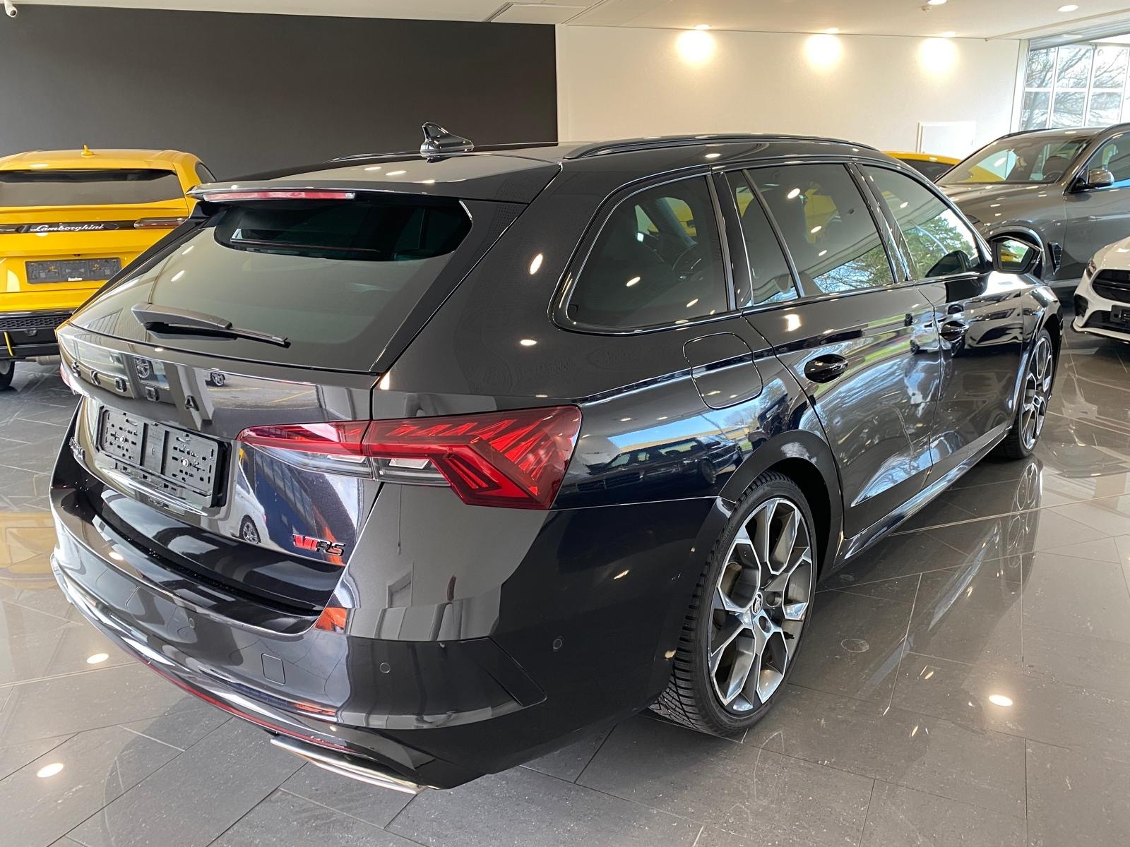 SKODA Octavia Combi 2.0 TDI DSG RS 4x4-image-5