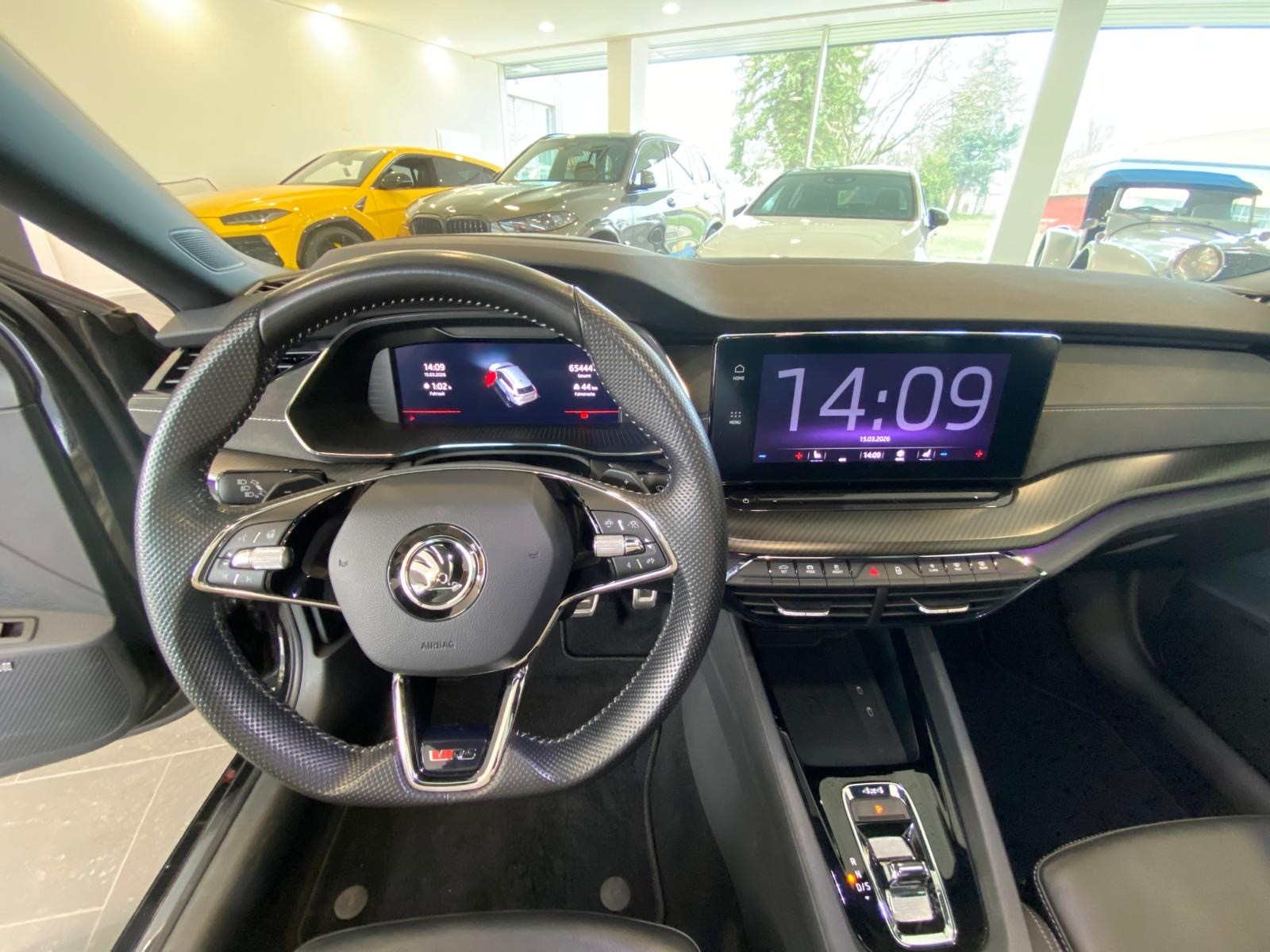 SKODA Octavia Combi 2.0 TDI DSG RS 4x4-image-9