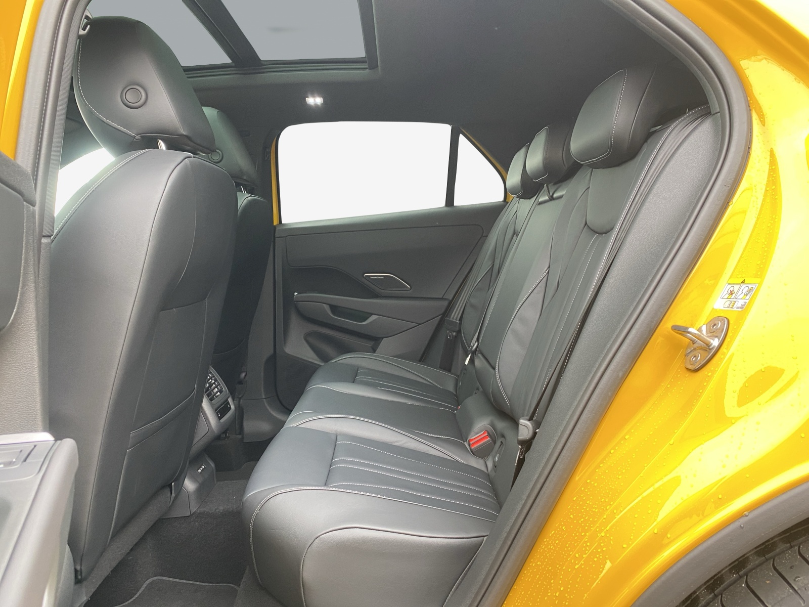 VW T-Roc 1.5 eTSI mHEV R-Line DSG-image-10