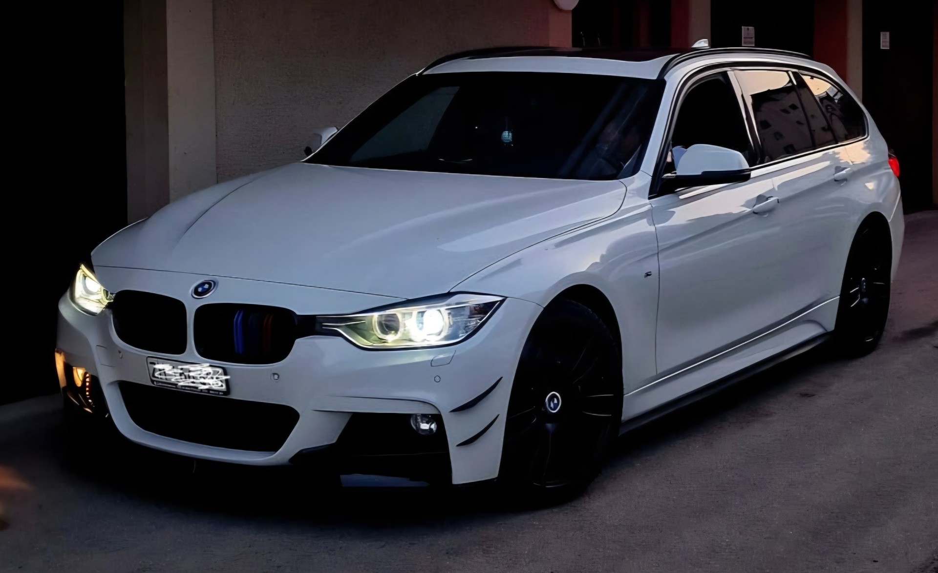 BMW 330d xDrive M Performance 286PS-image-0