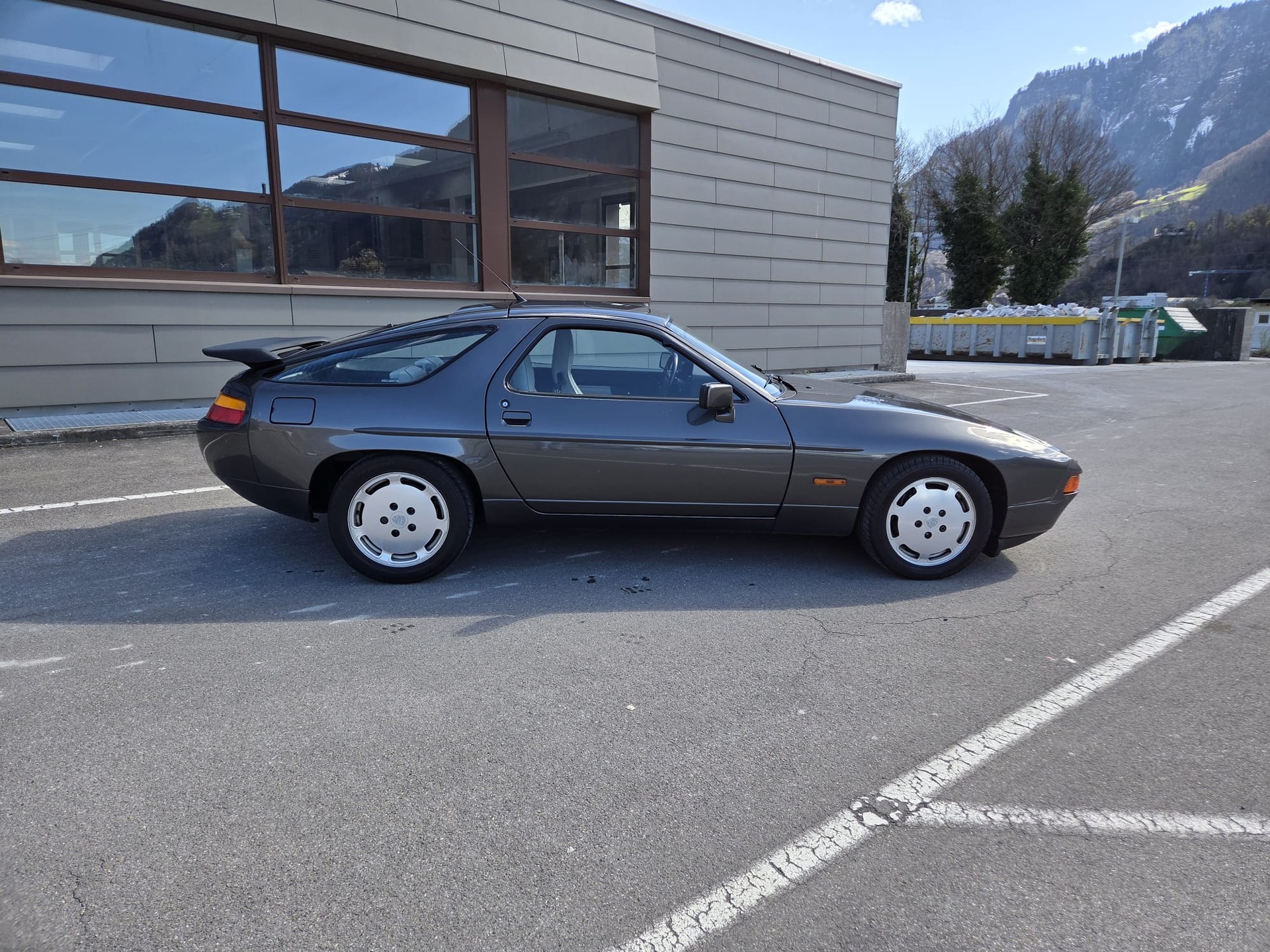 PORSCHE 928 S4 | Veteran | frisch ab MFK | viel investiert-image-1