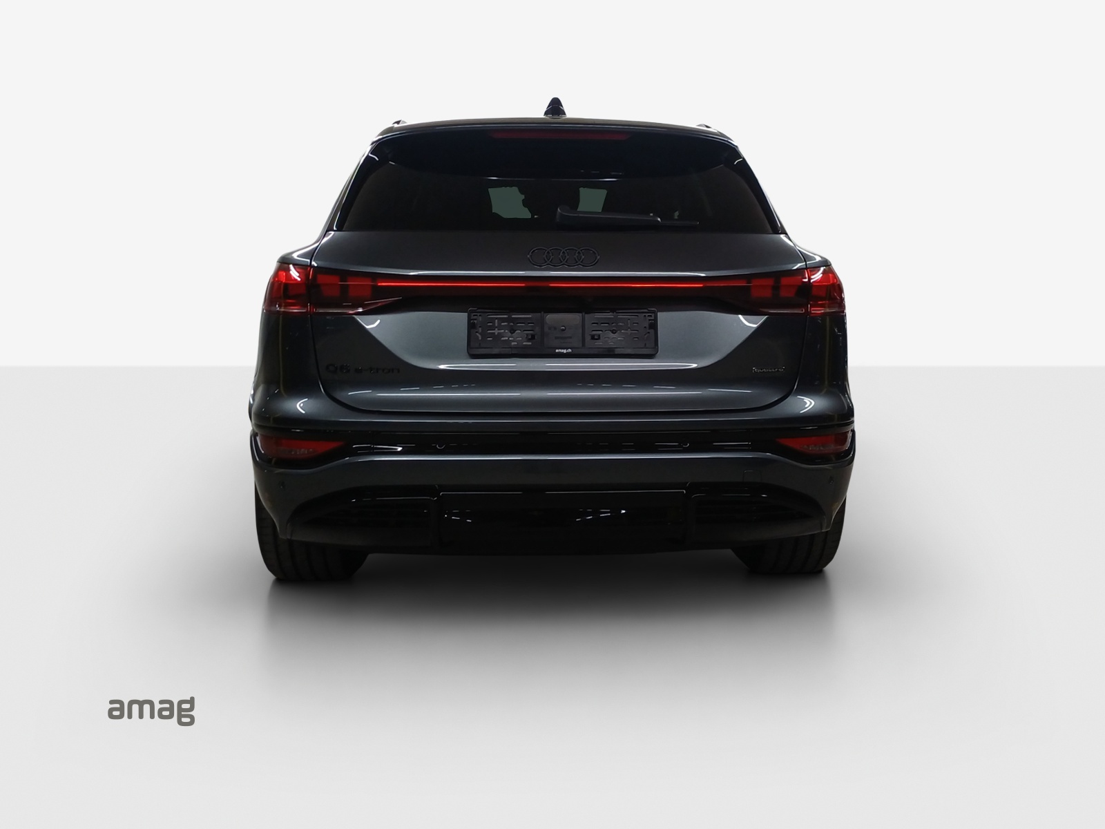 AUDI Q6 e-tron quattro-image-3