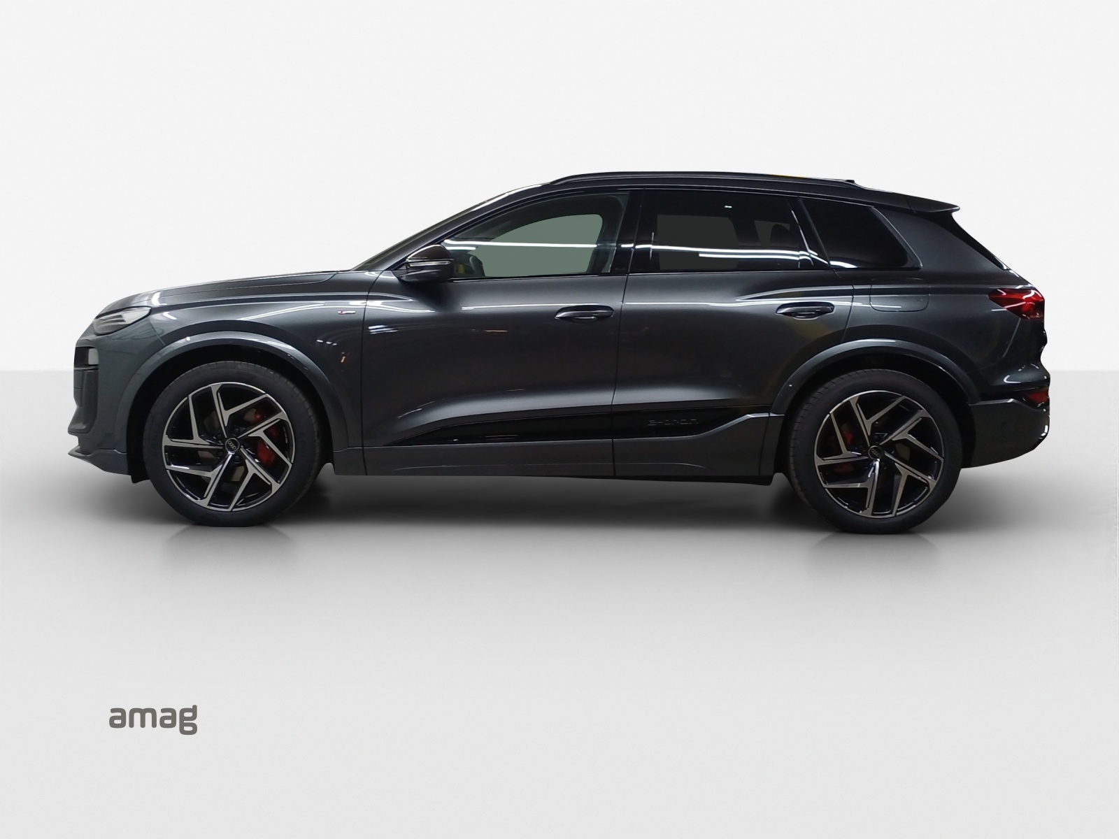AUDI Q6 e-tron quattro-image-1