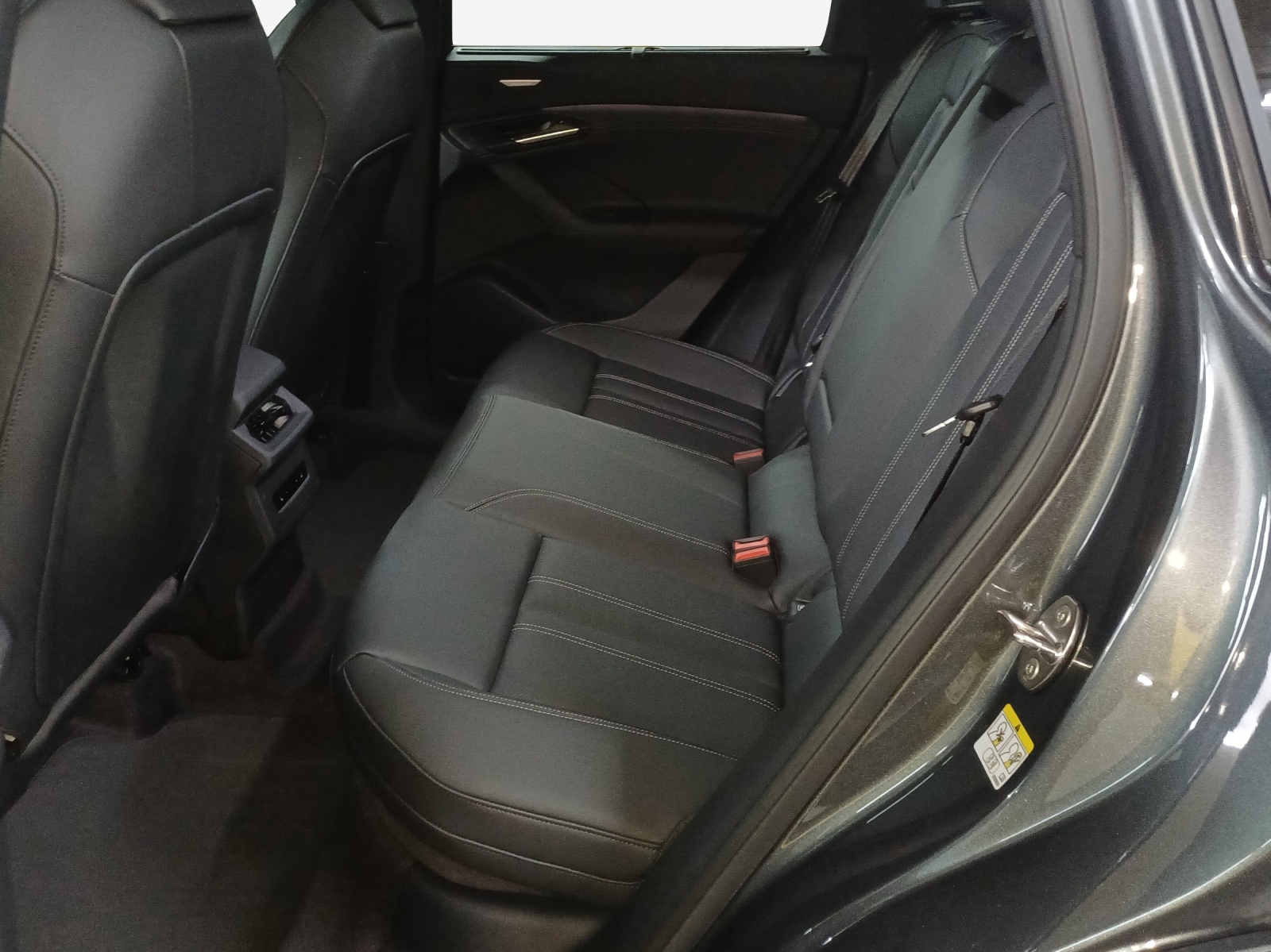 AUDI Q6 e-tron quattro-image-11