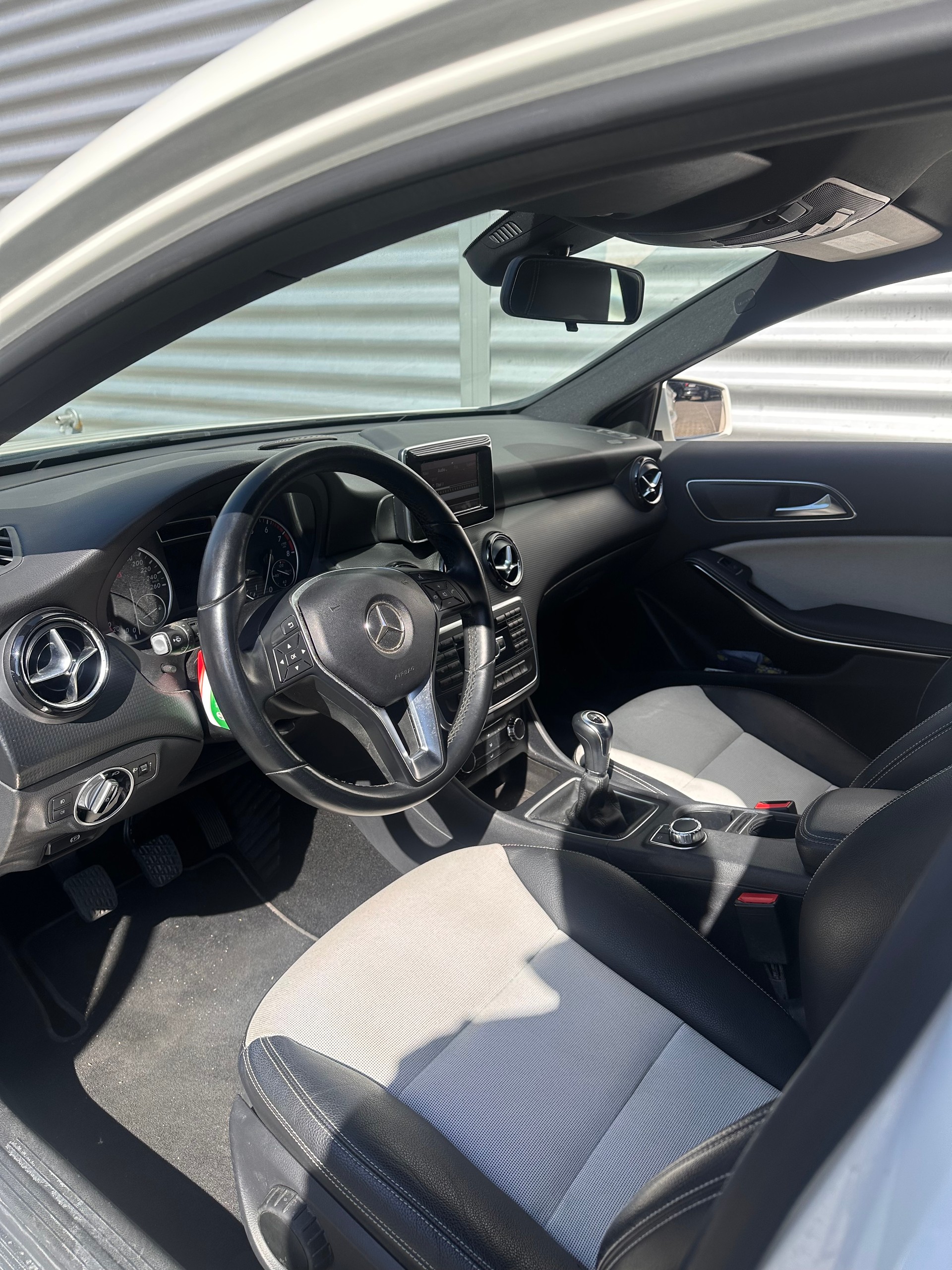 MERCEDES-BENZ A 180 AMG Line-image-7